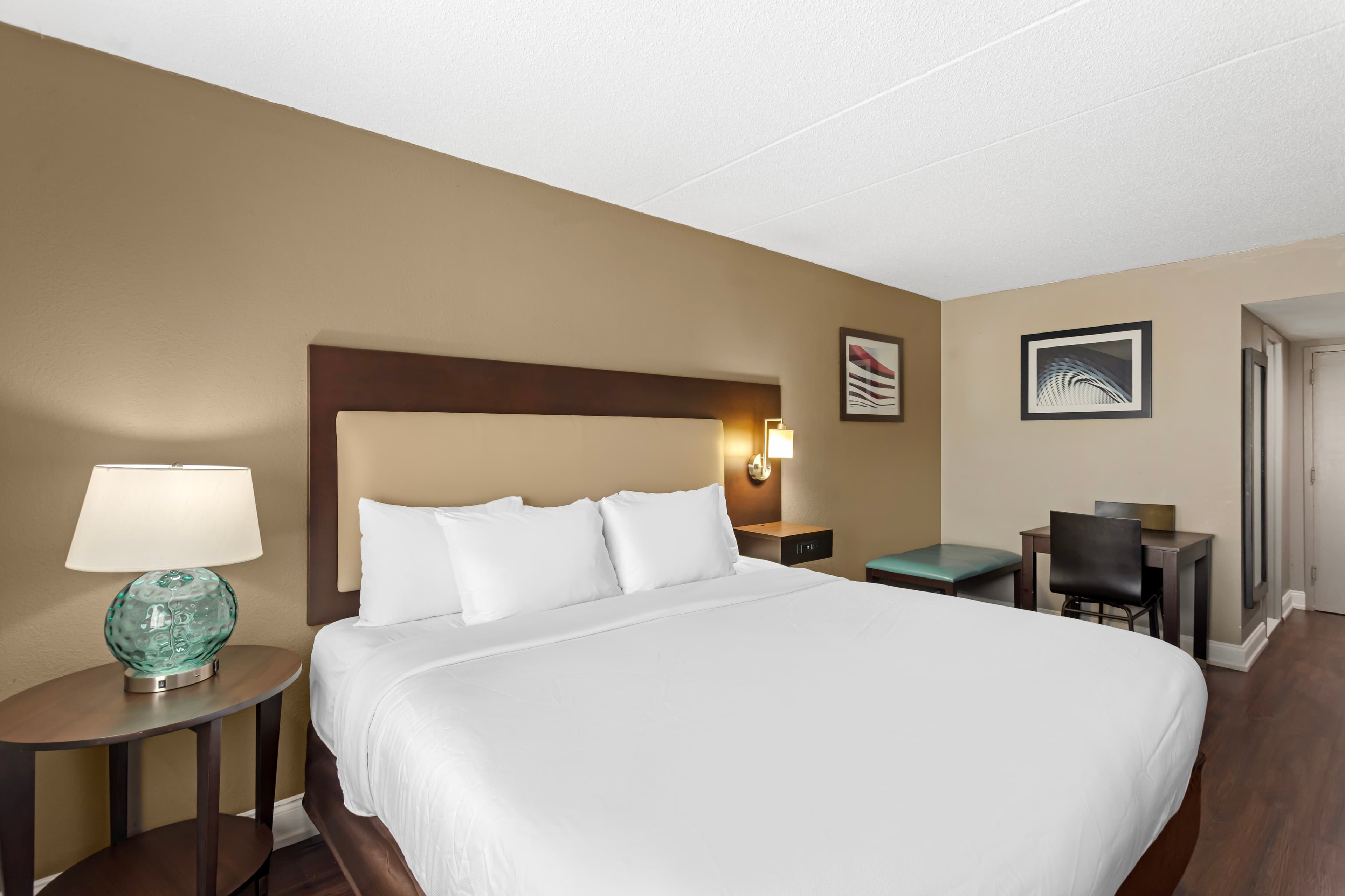 Comfort Inn & Suites Pottstown Eastern Gateway — 11