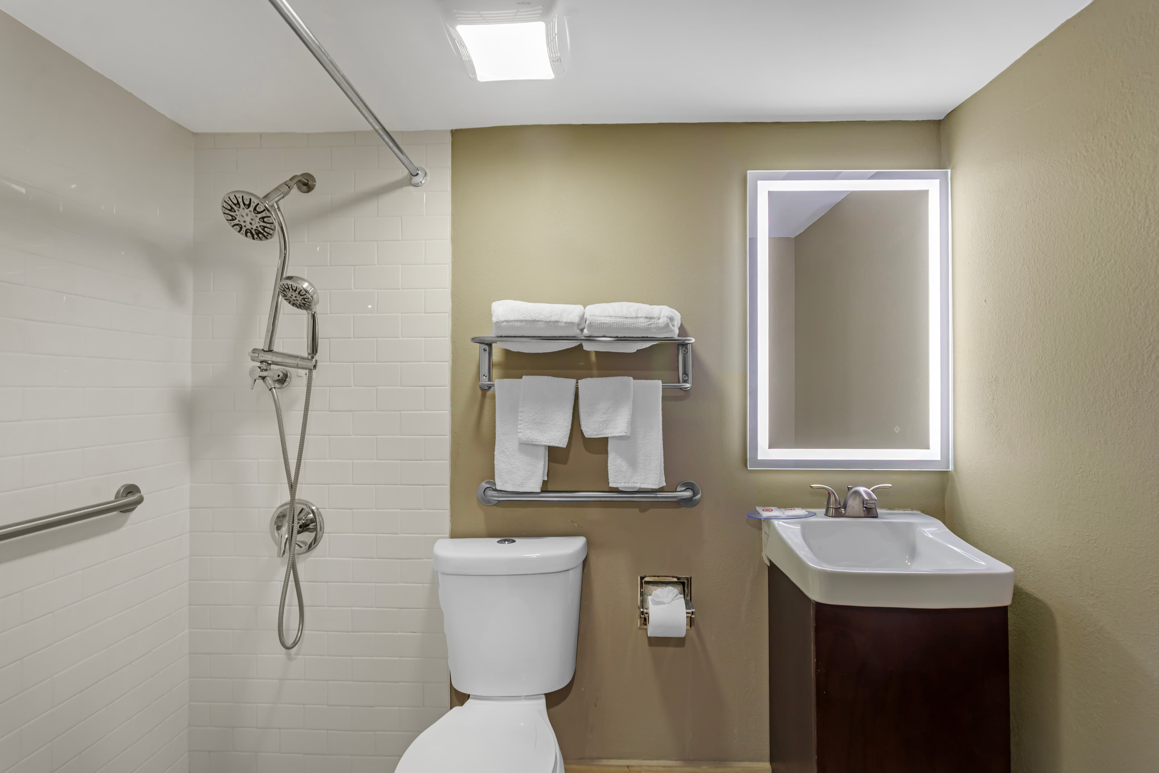 Comfort Inn & Suites Pottstown Eastern Gateway — 6