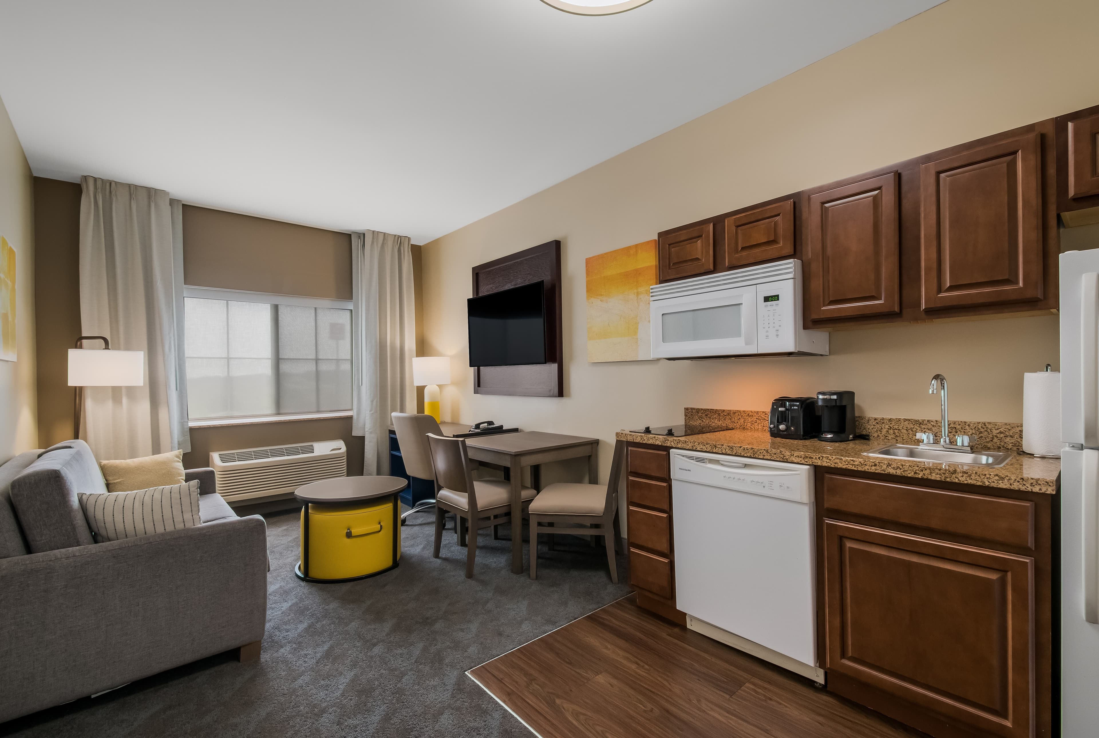 Comfort Inn & Suites Barnesville - Frackville — 21