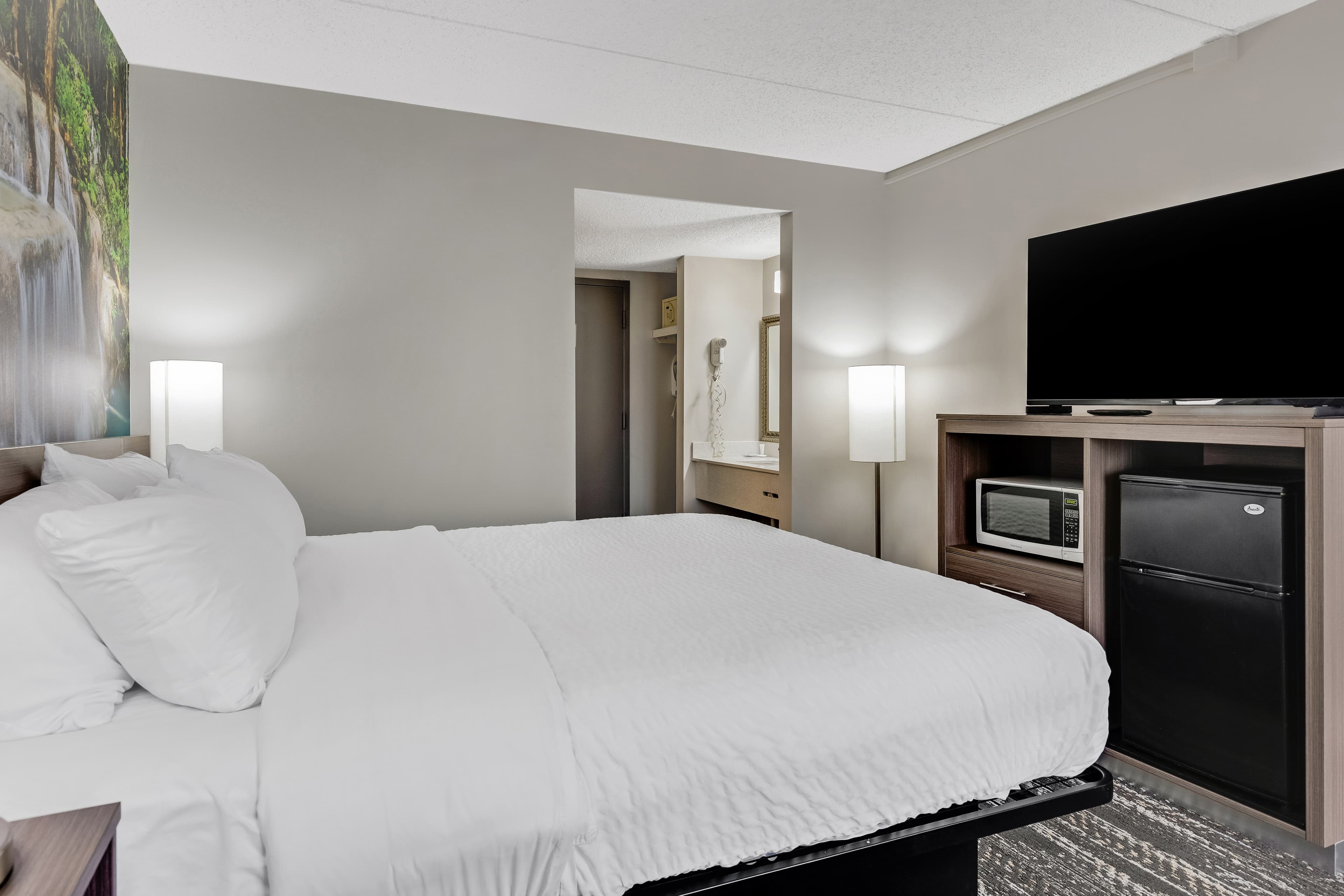 Clarion Pointe Near Erie Casino — 9