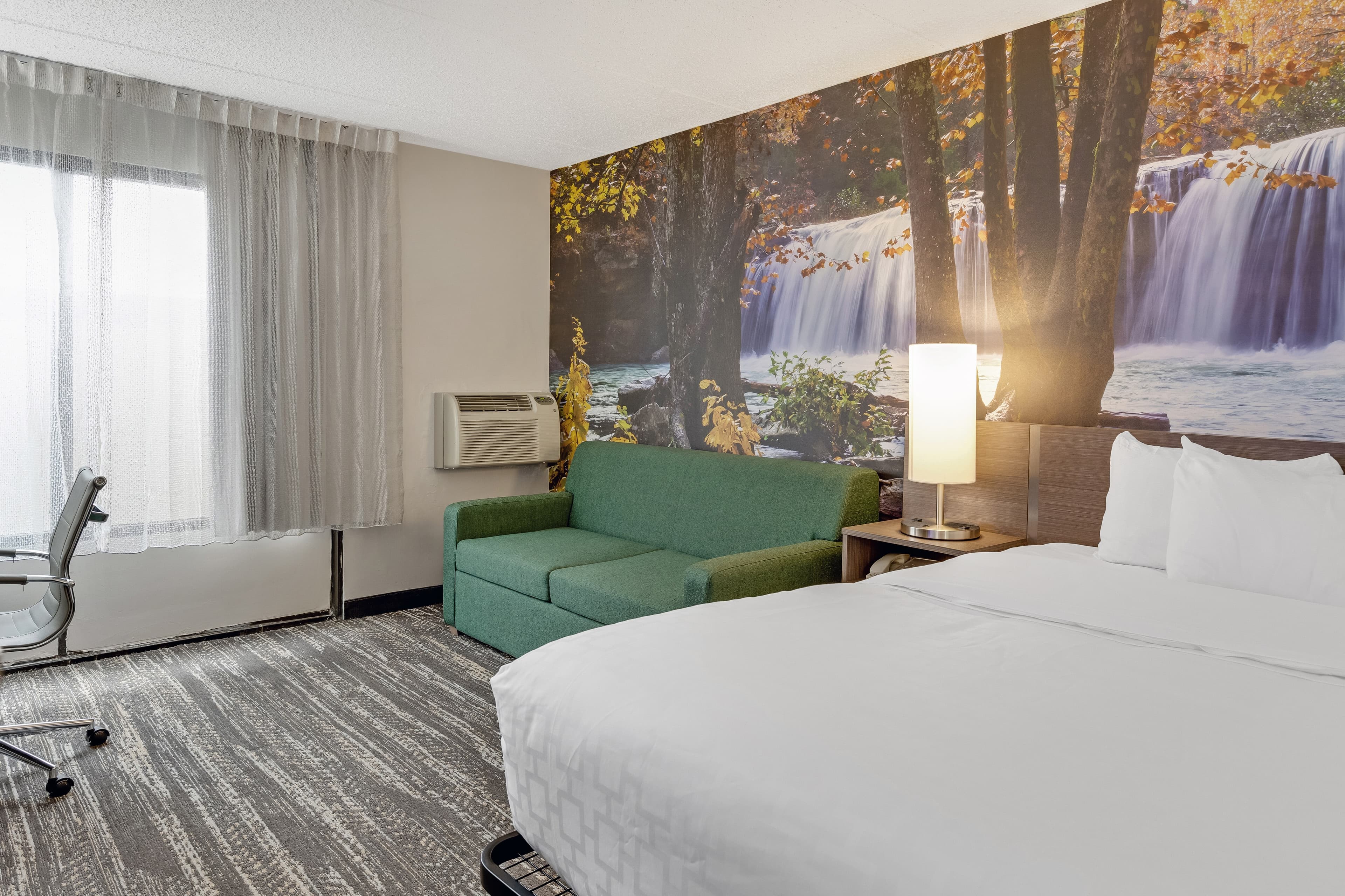 Clarion Pointe Near Erie Casino — 14