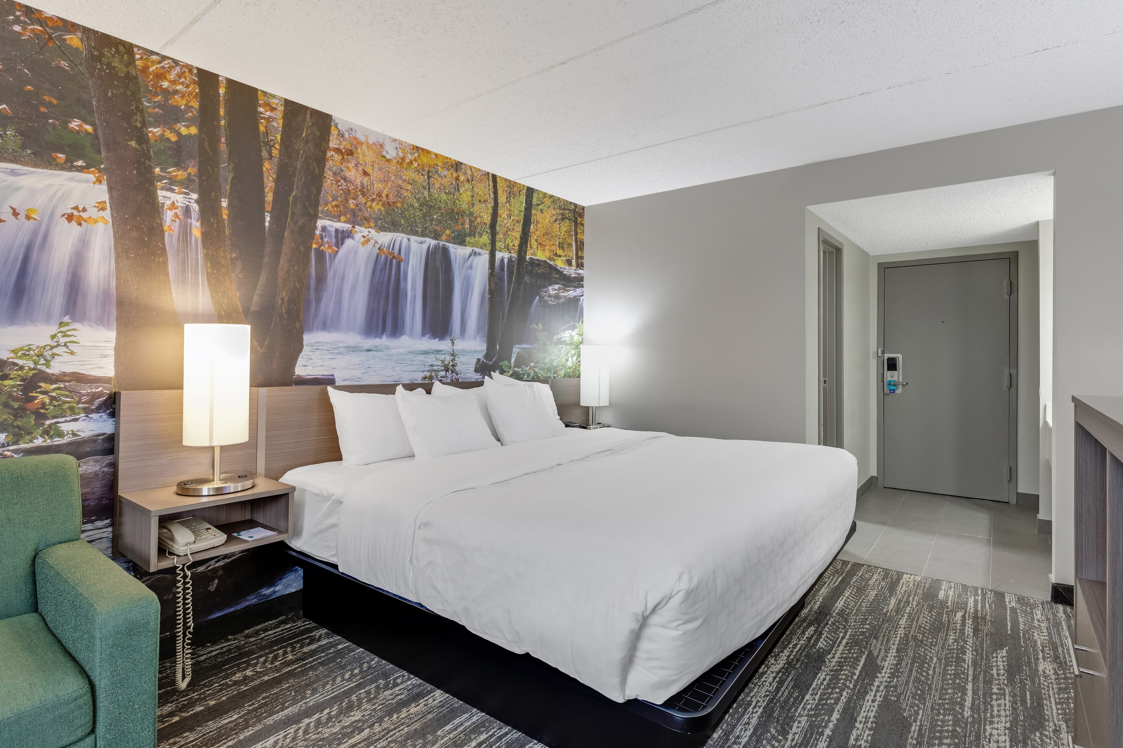 Clarion Pointe Near Erie Casino — 17