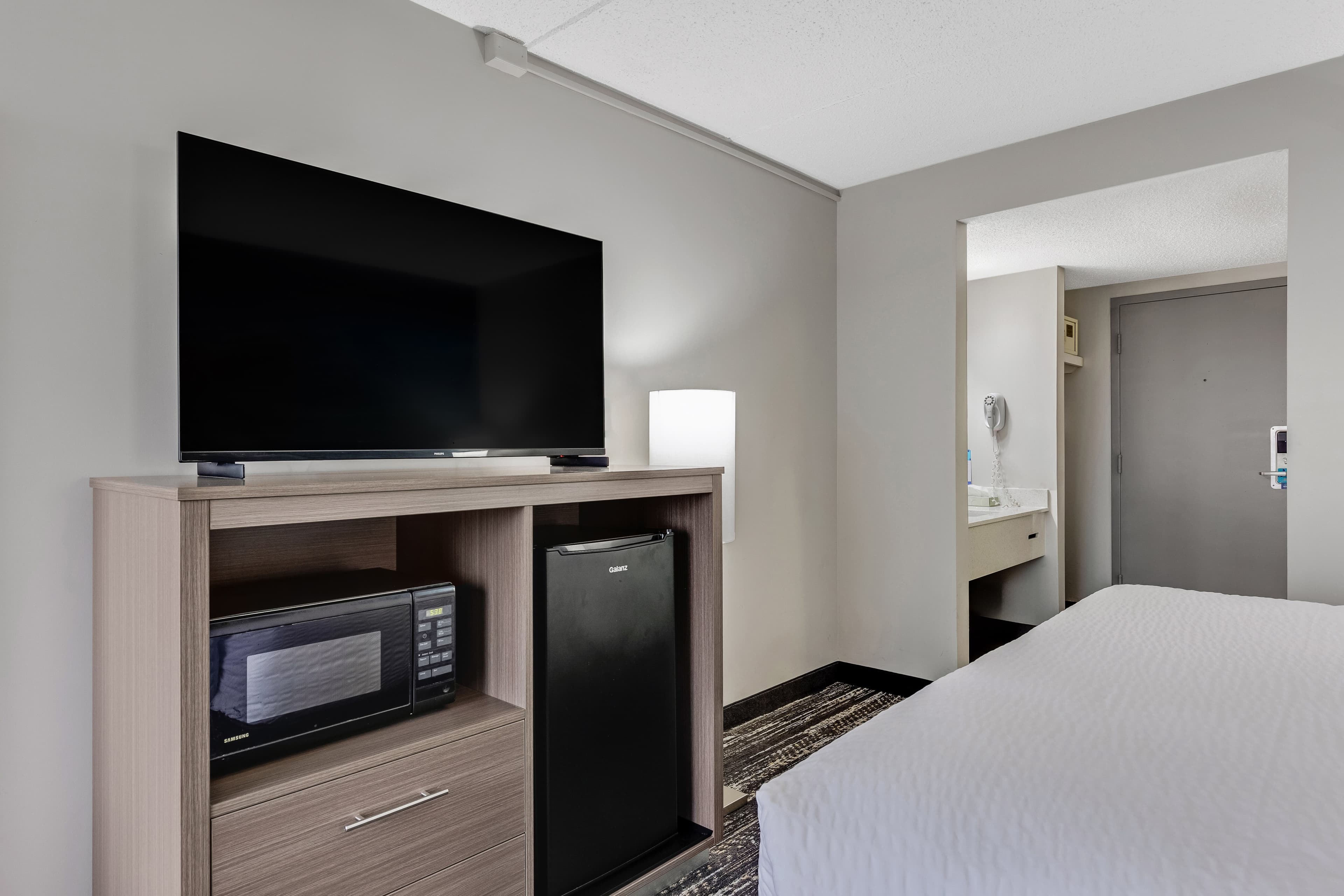 Clarion Pointe Near Erie Casino — 20