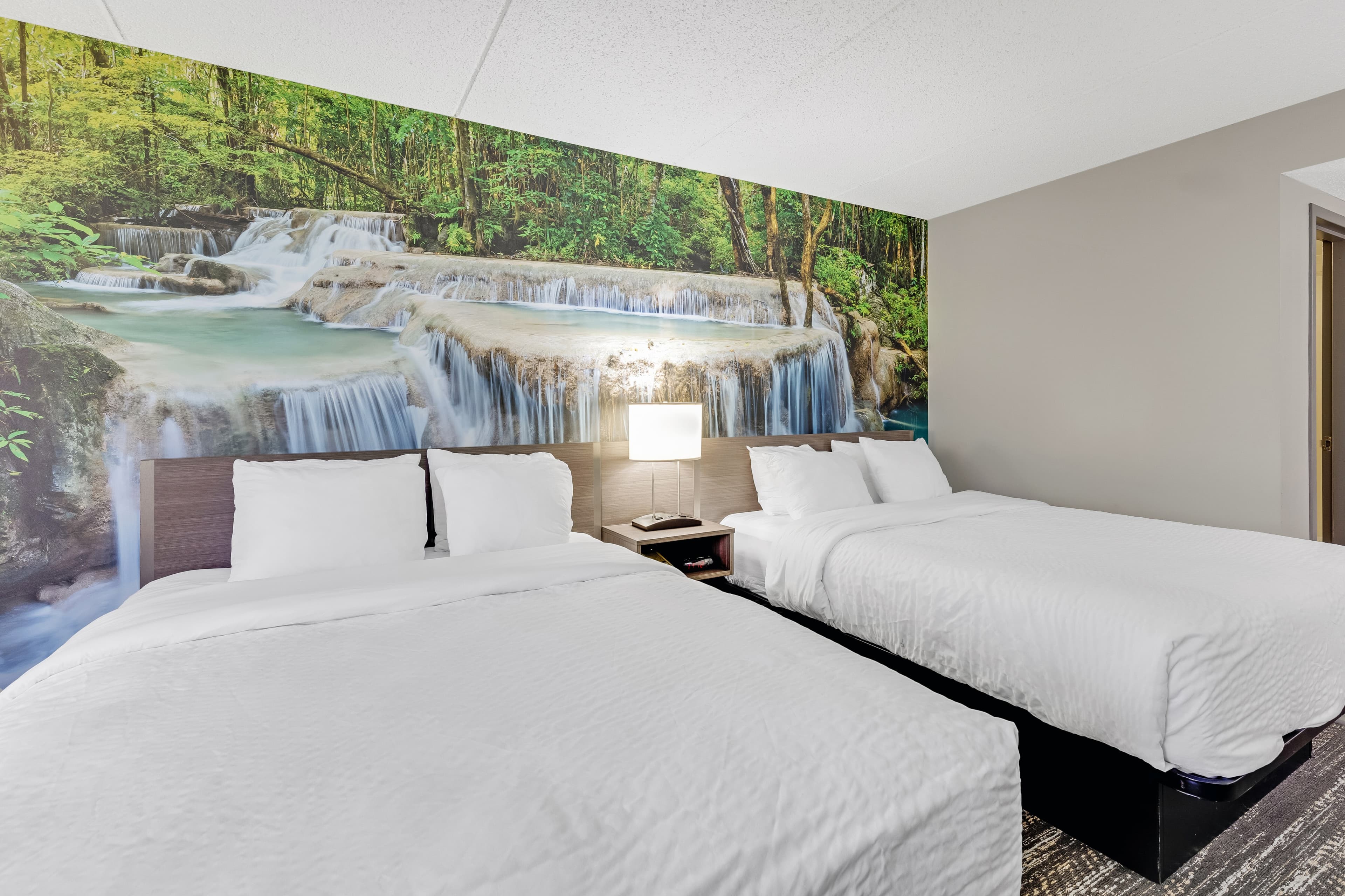 Clarion Pointe Near Erie Casino — 25