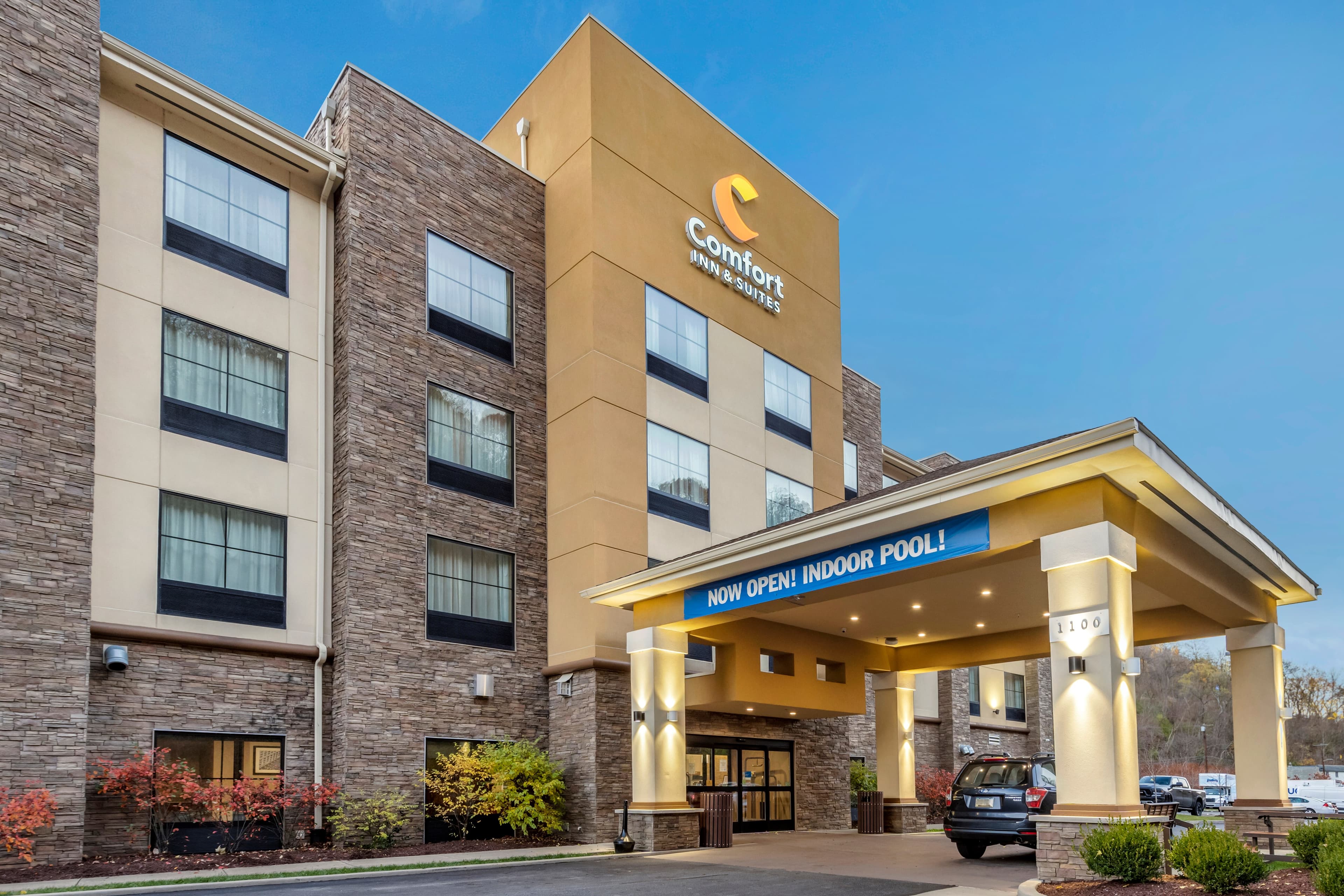 Comfort Inn & Suites Pittsburgh South - Image 1