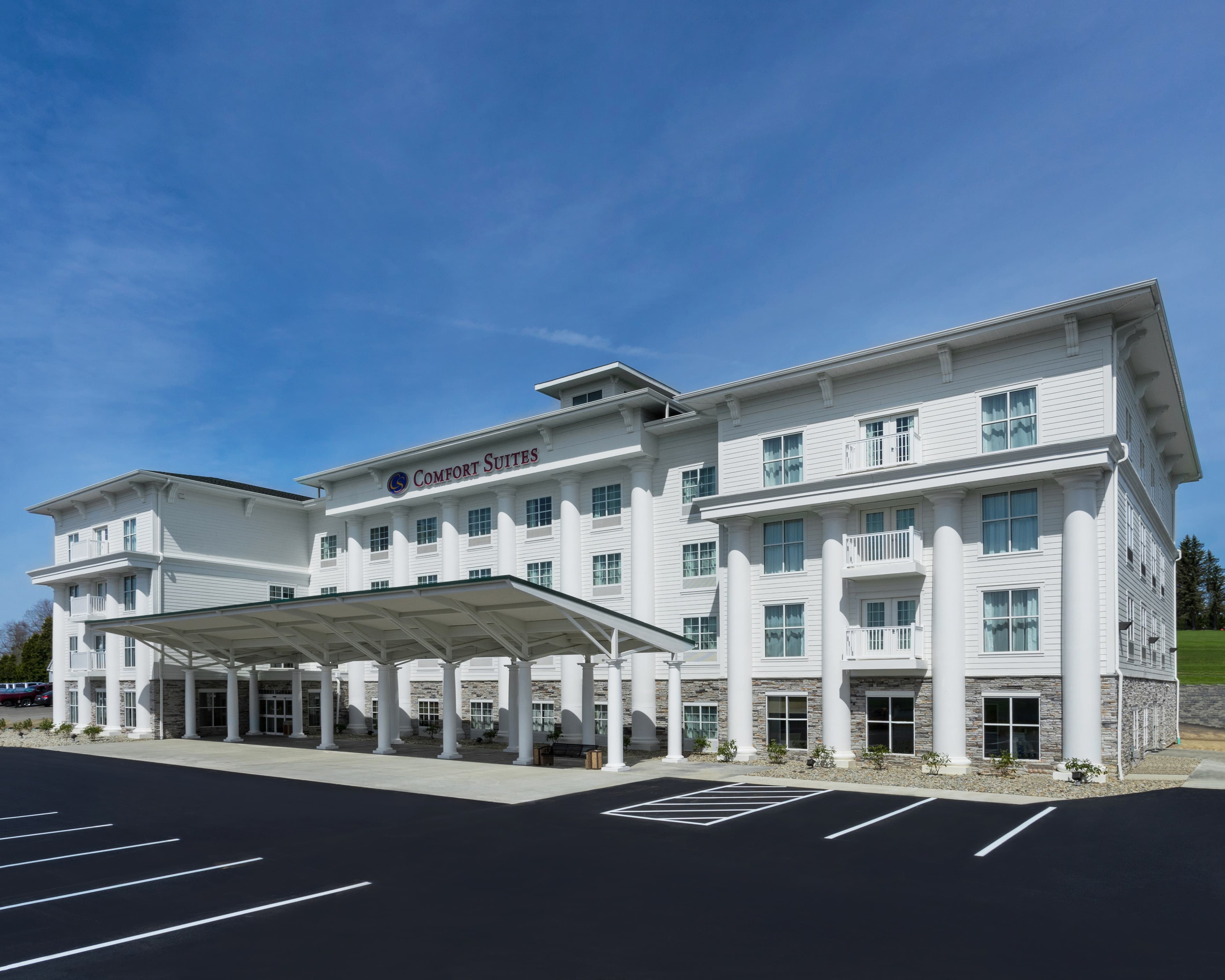 Comfort Suites DuBois Country Club - Image 1