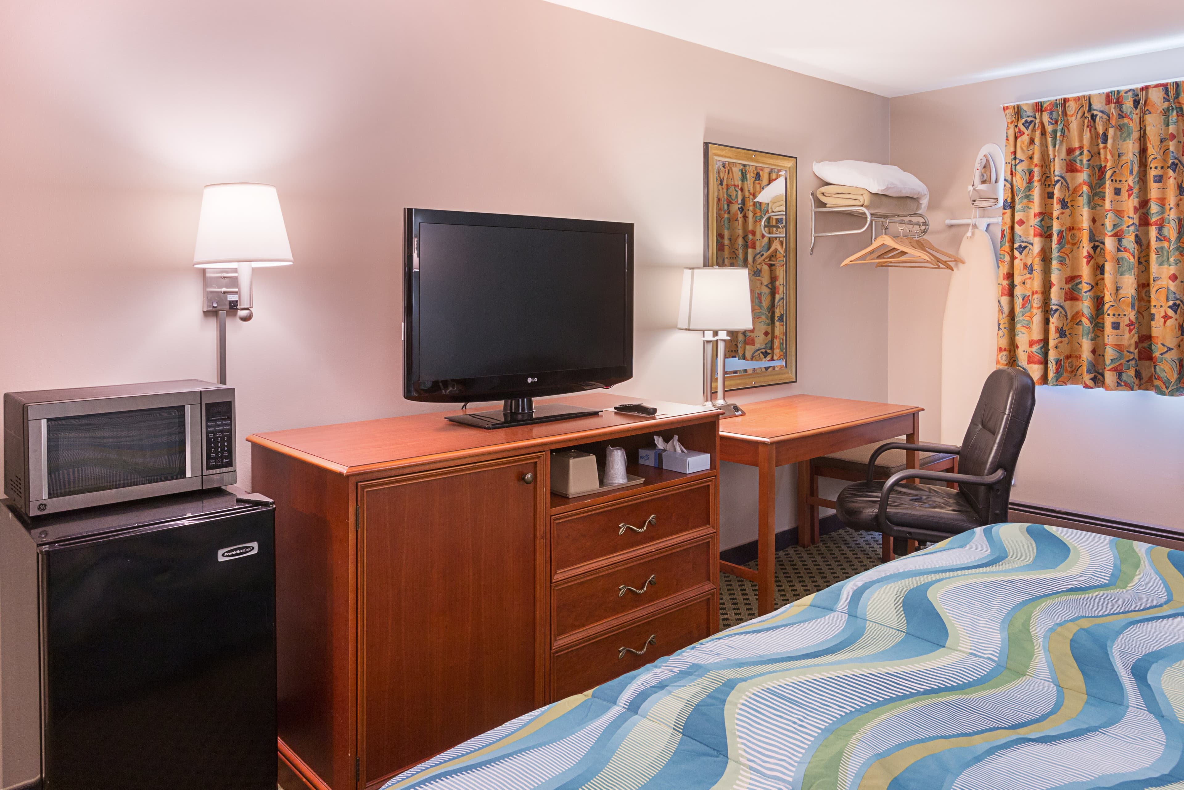 Rodeway Inn Milford - I-84 — 8