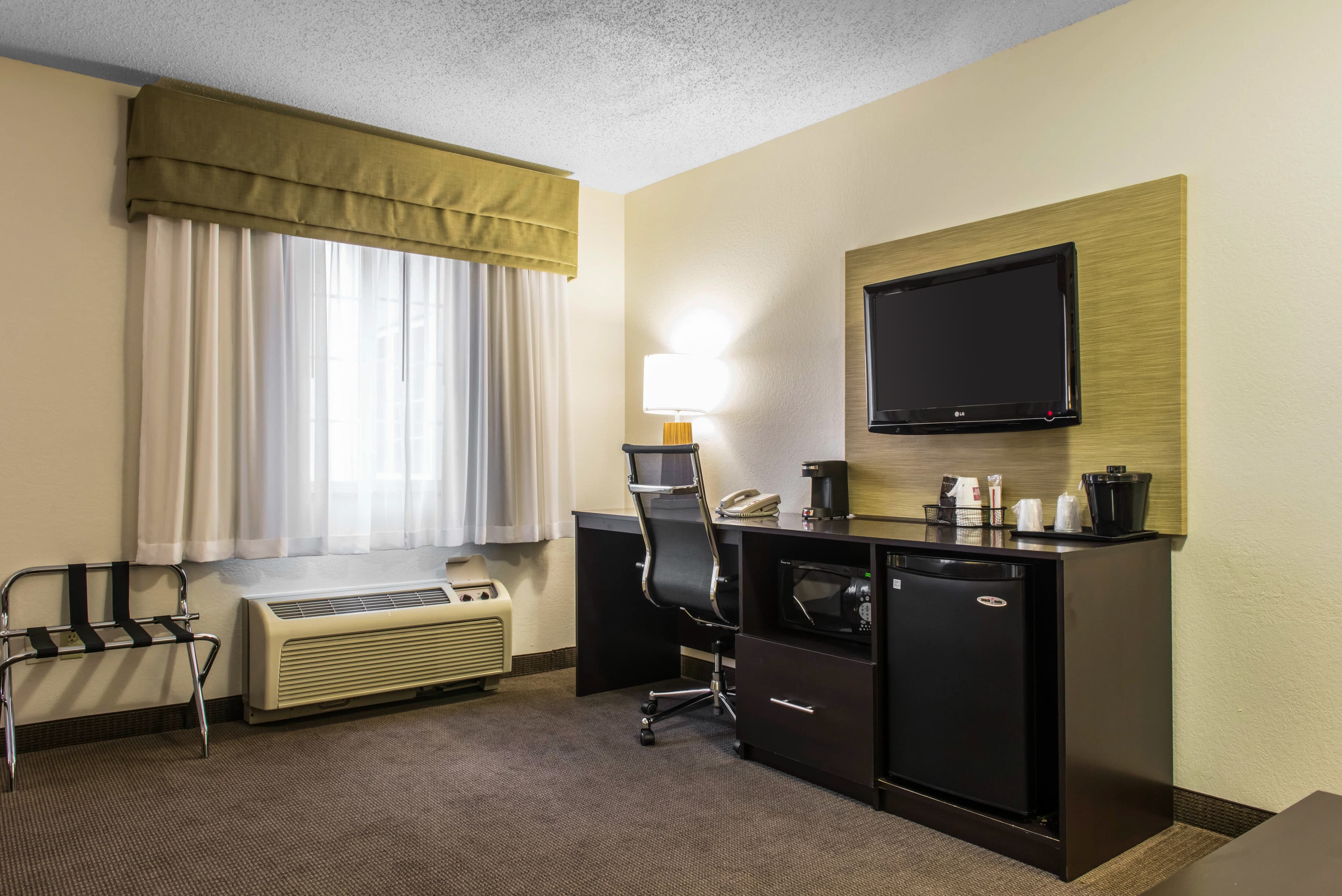 Sleep Inn & Suites Pittsburgh Airport - Image 4