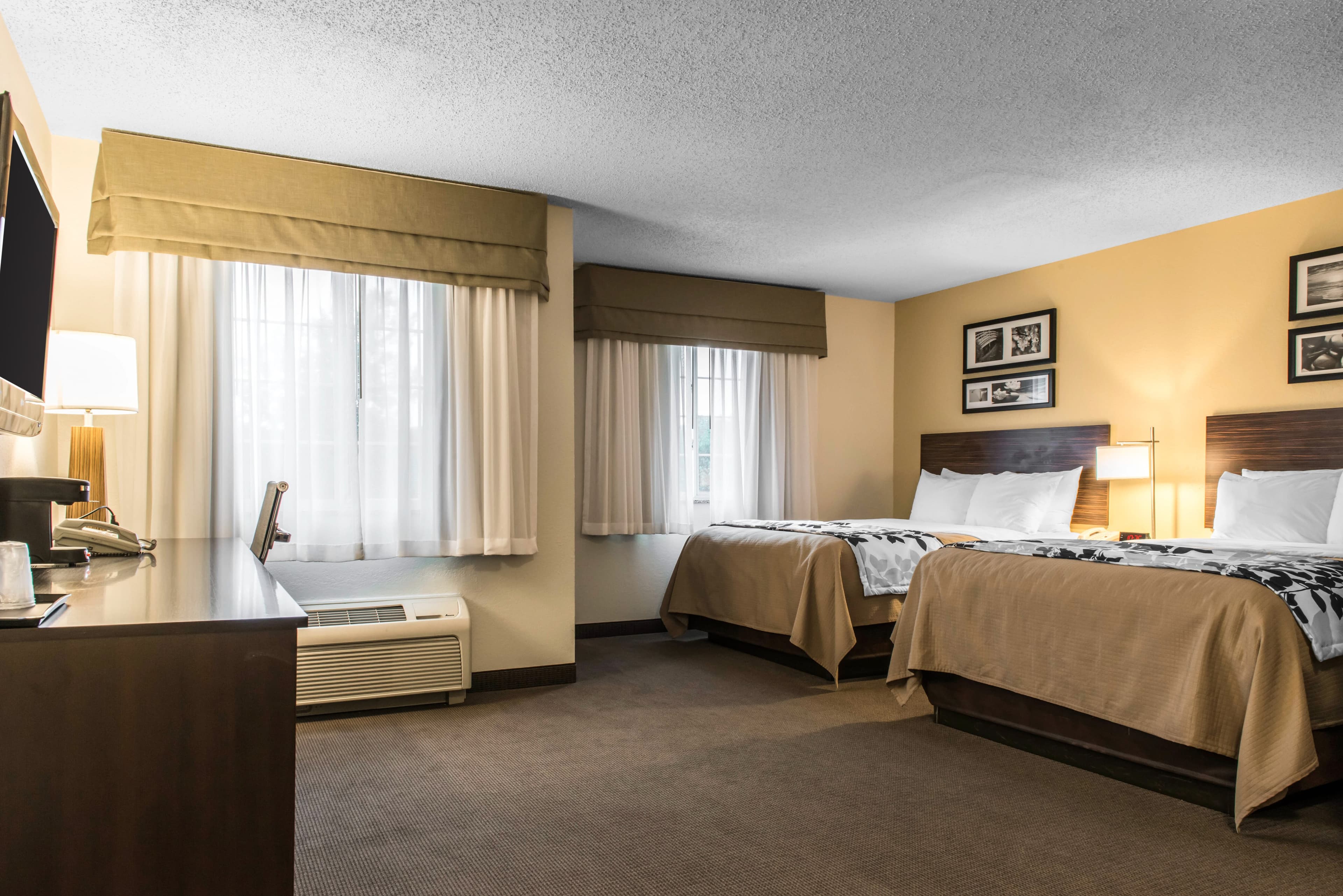 Sleep Inn & Suites Pittsburgh Airport — 10