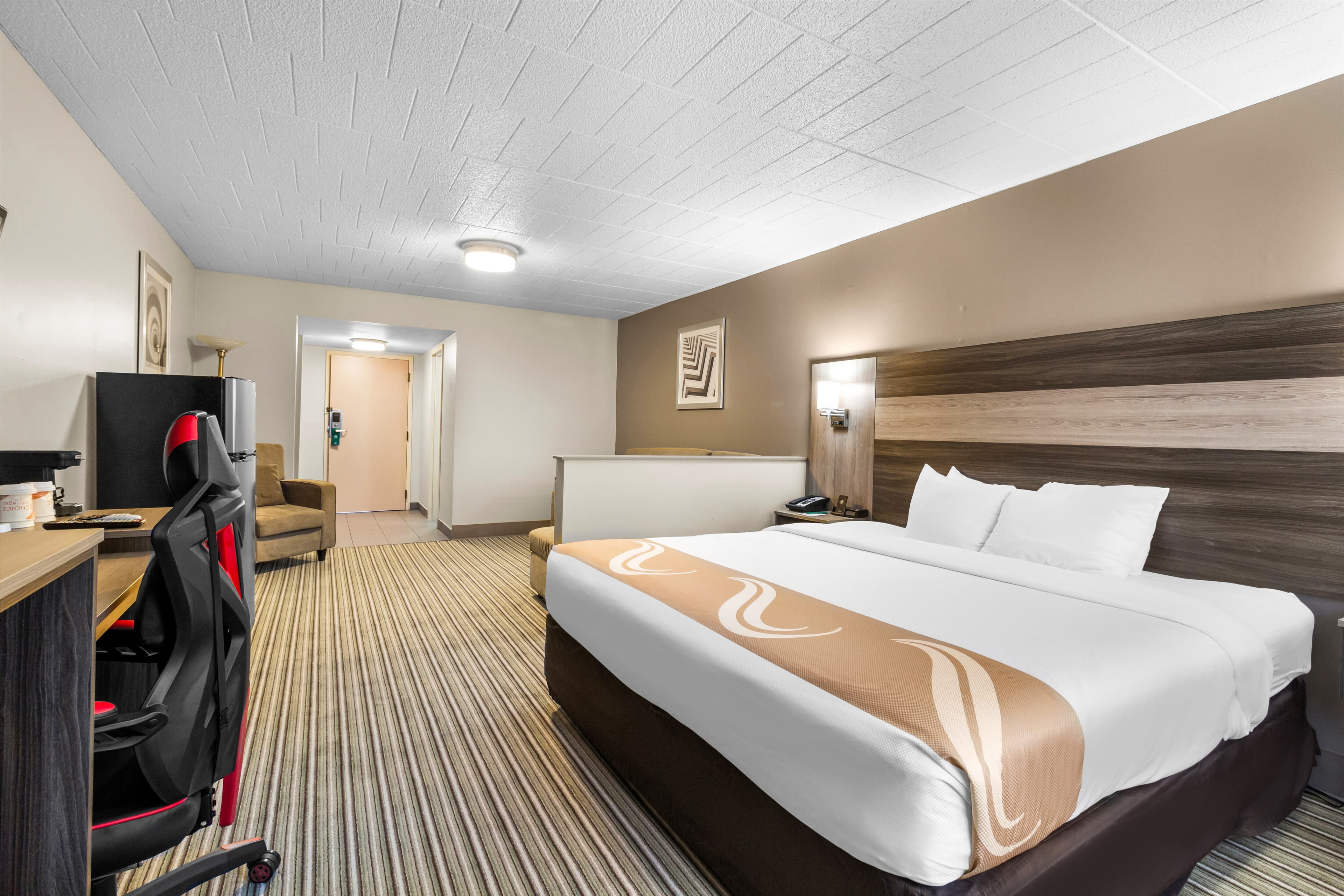 Quality Inn & Suites Altoona — 16