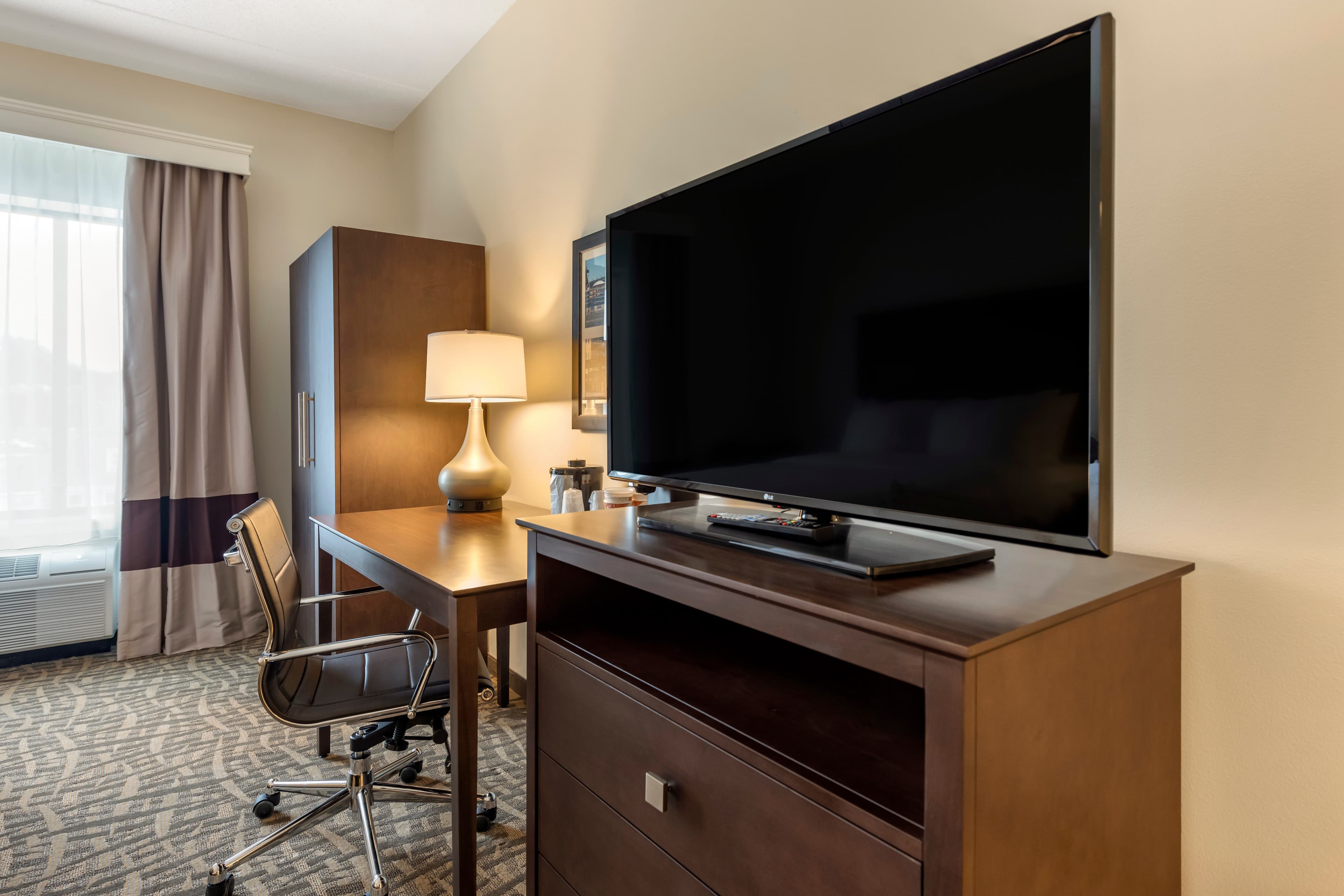 Comfort Inn & Suites Pittsburgh-Northshore — 12