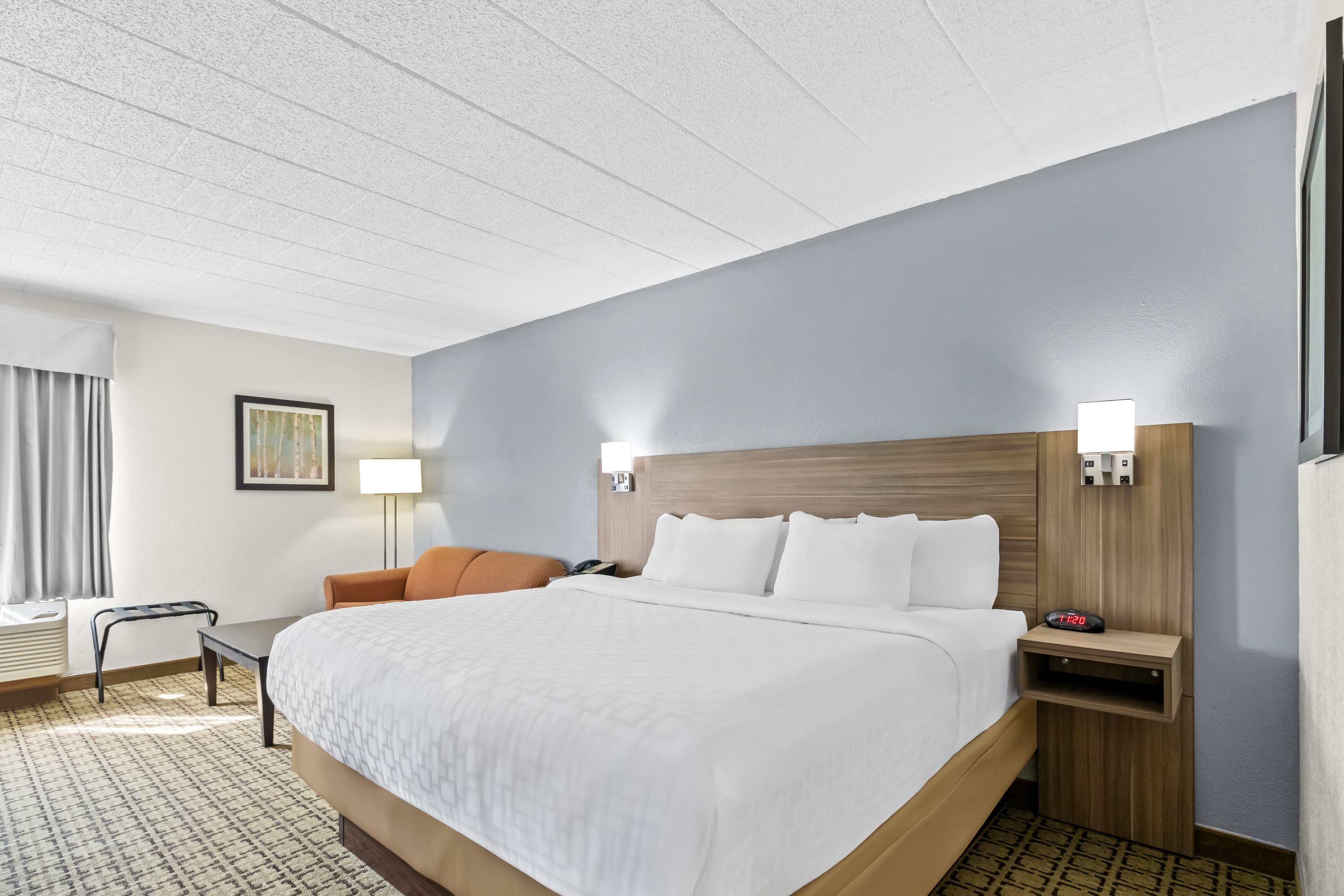 Clarion Inn Cranberry Township — 14