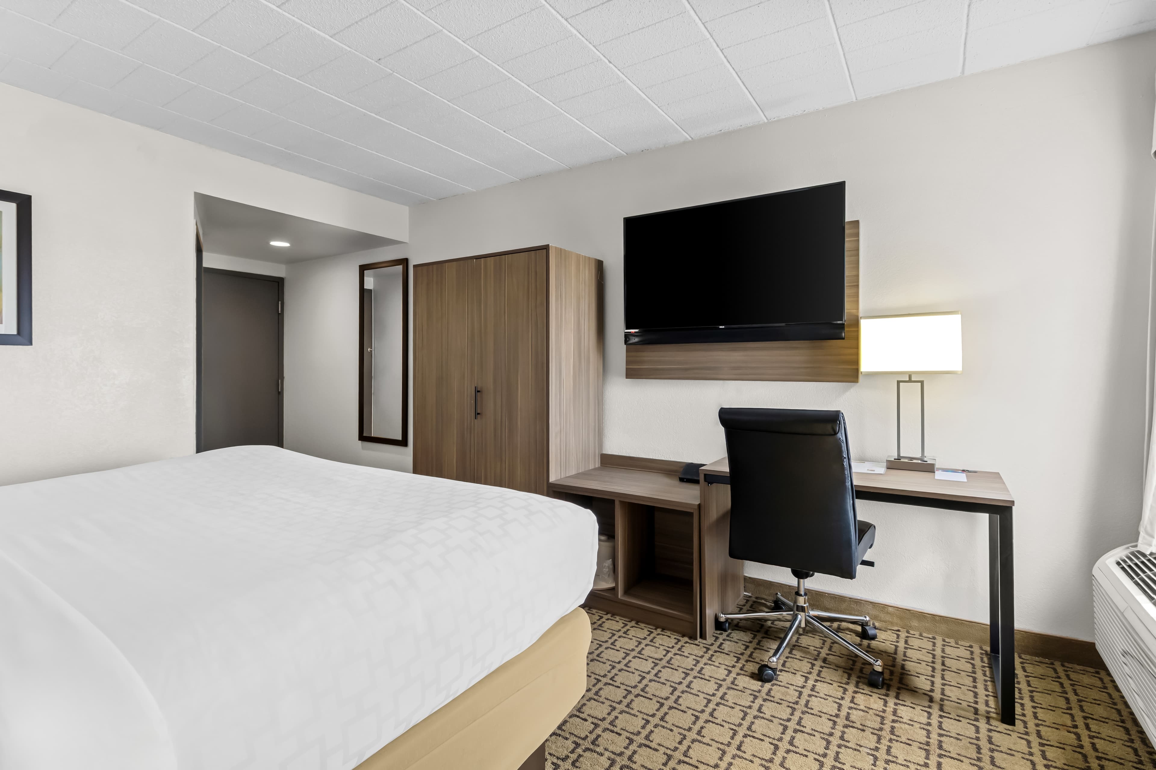 Clarion Inn Cranberry Township — 19