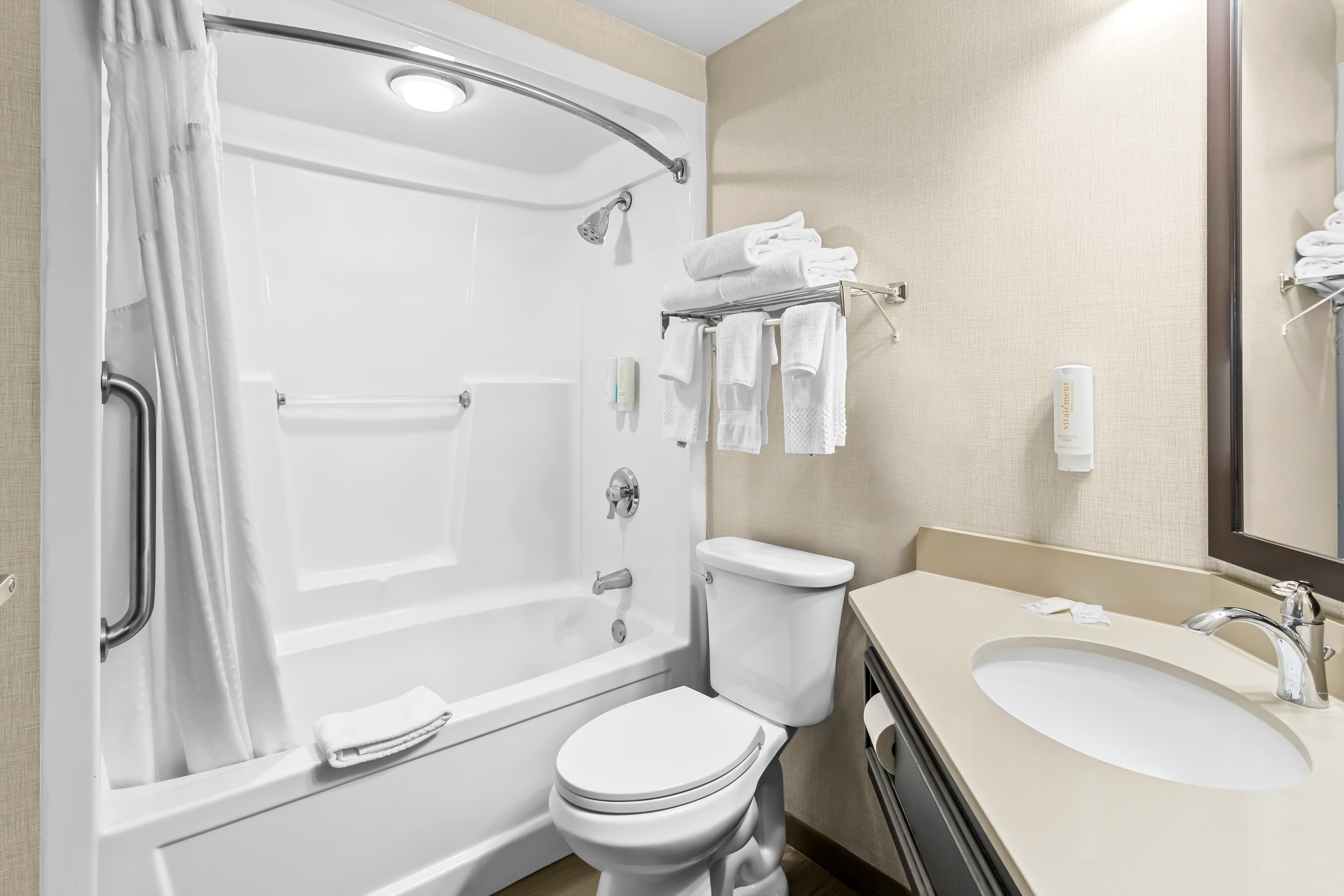 Clarion Inn Cranberry Township — 17