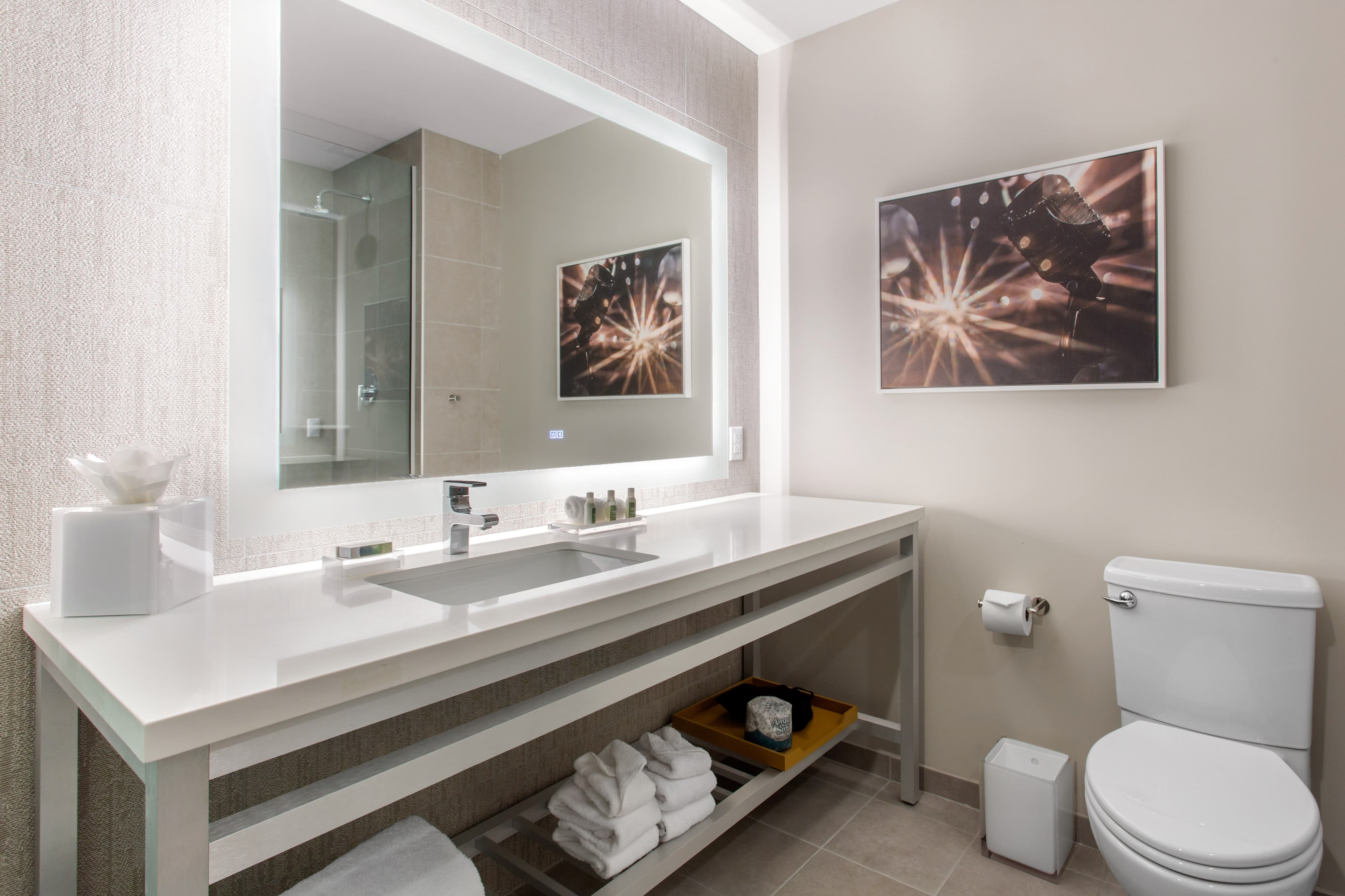 Cambria Hotel Philadelphia Downtown - Center City — 7