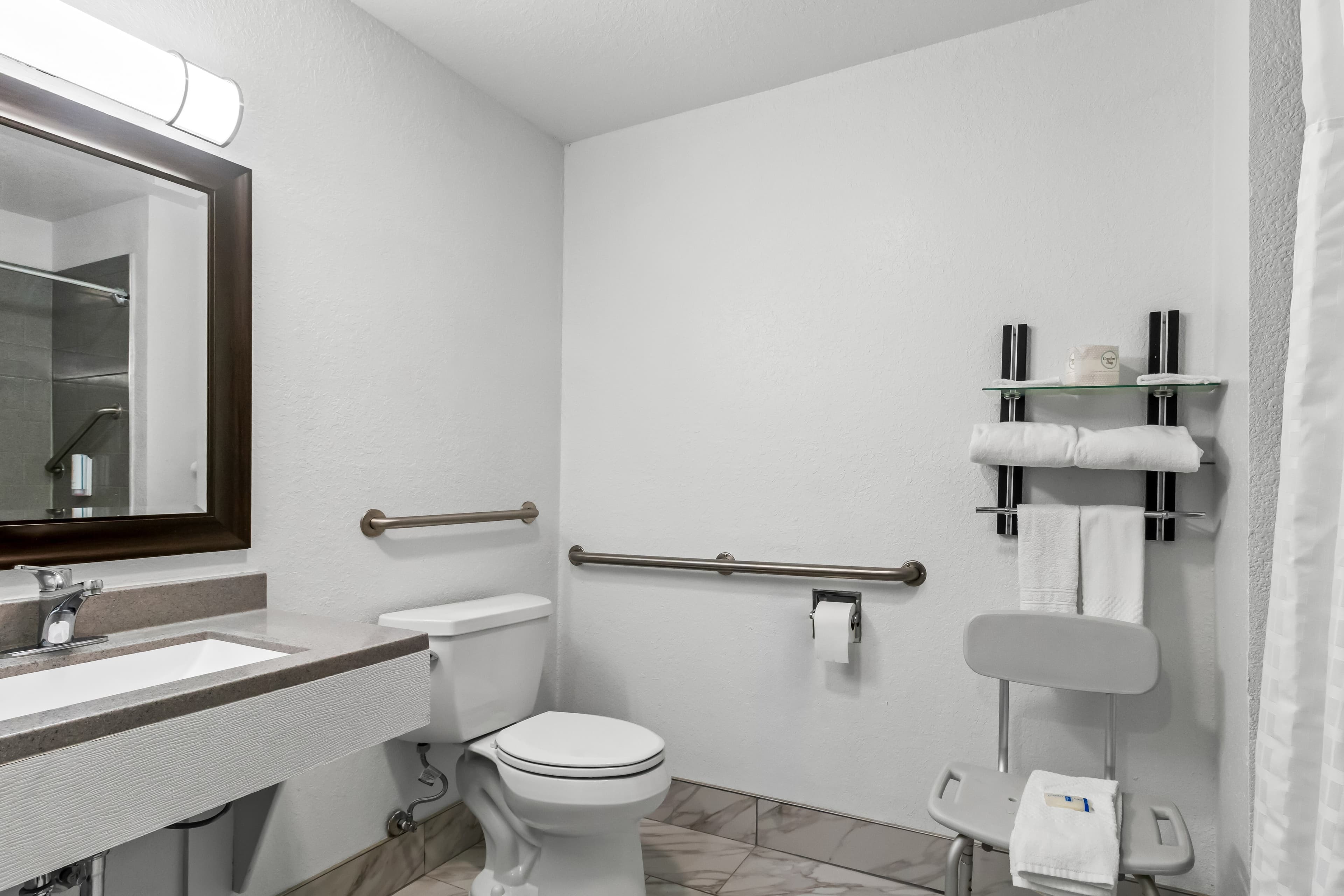 Rodeway Inn Delmont - Image 5