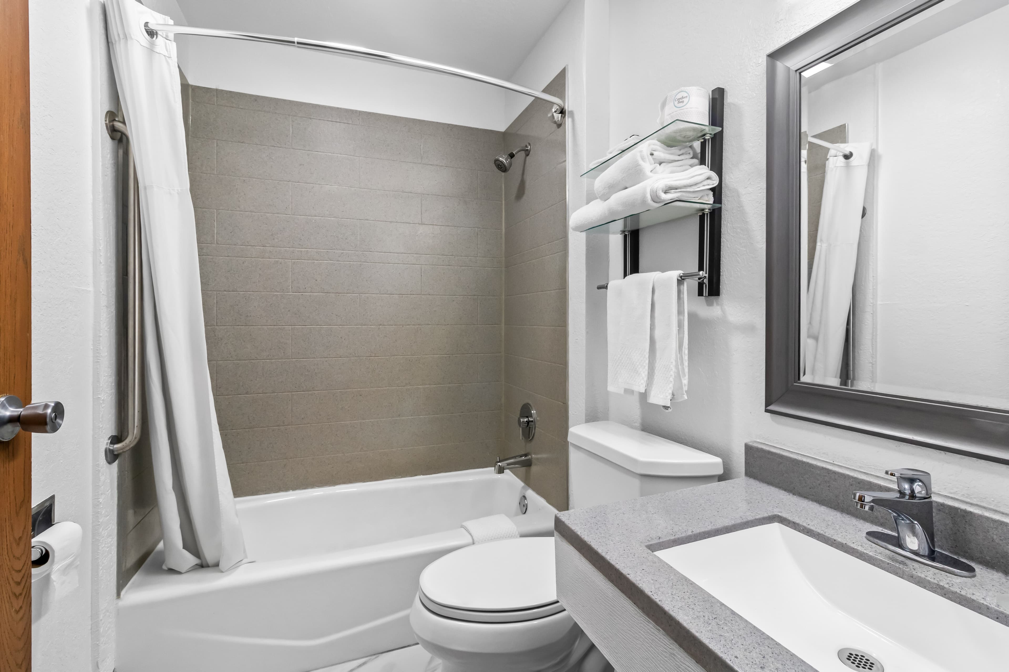 Rodeway Inn Delmont — 19