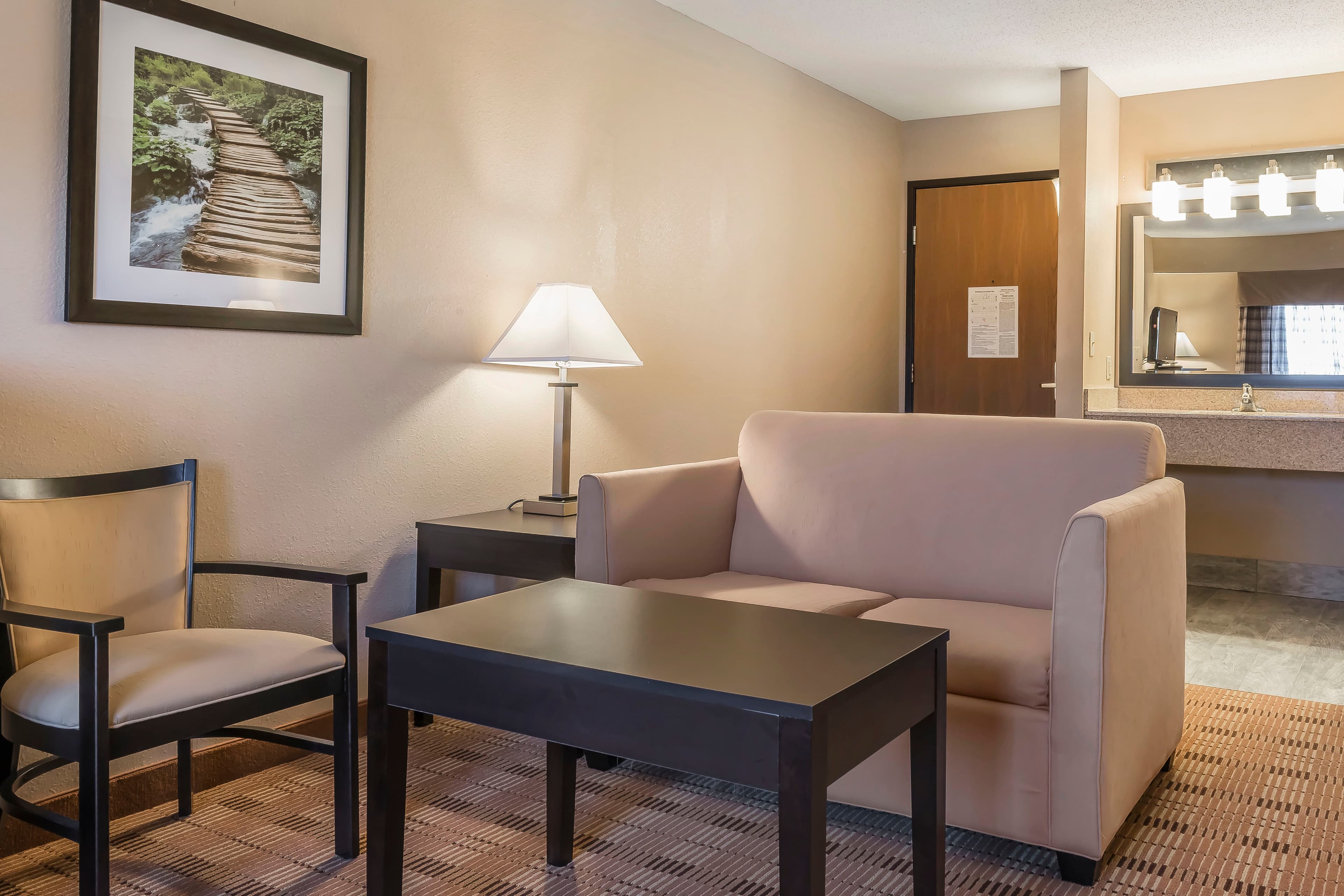 Quality Inn & Suites Pittsburgh Harmarville — 20