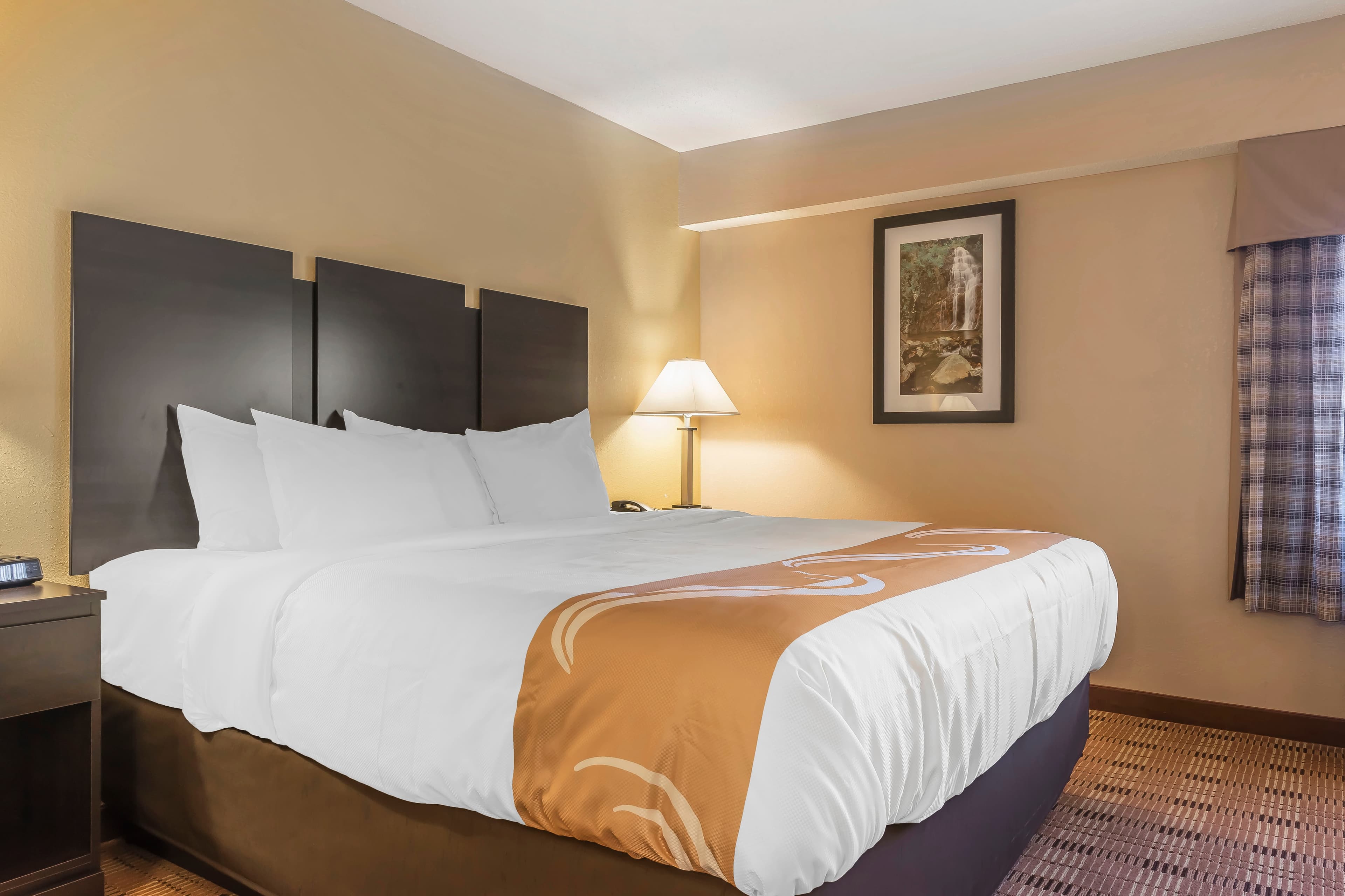 Quality Inn & Suites Pittsburgh Harmarville — 21