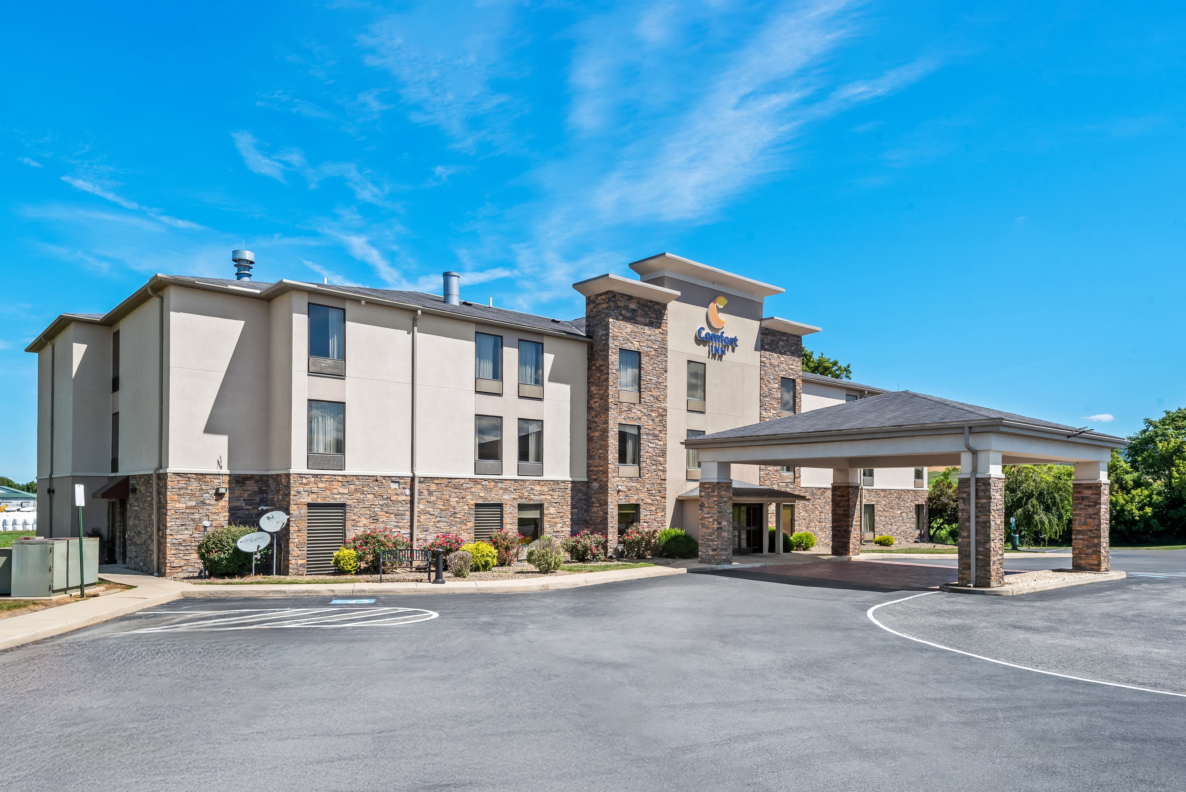Comfort Inn Chambersburg North - Image 1