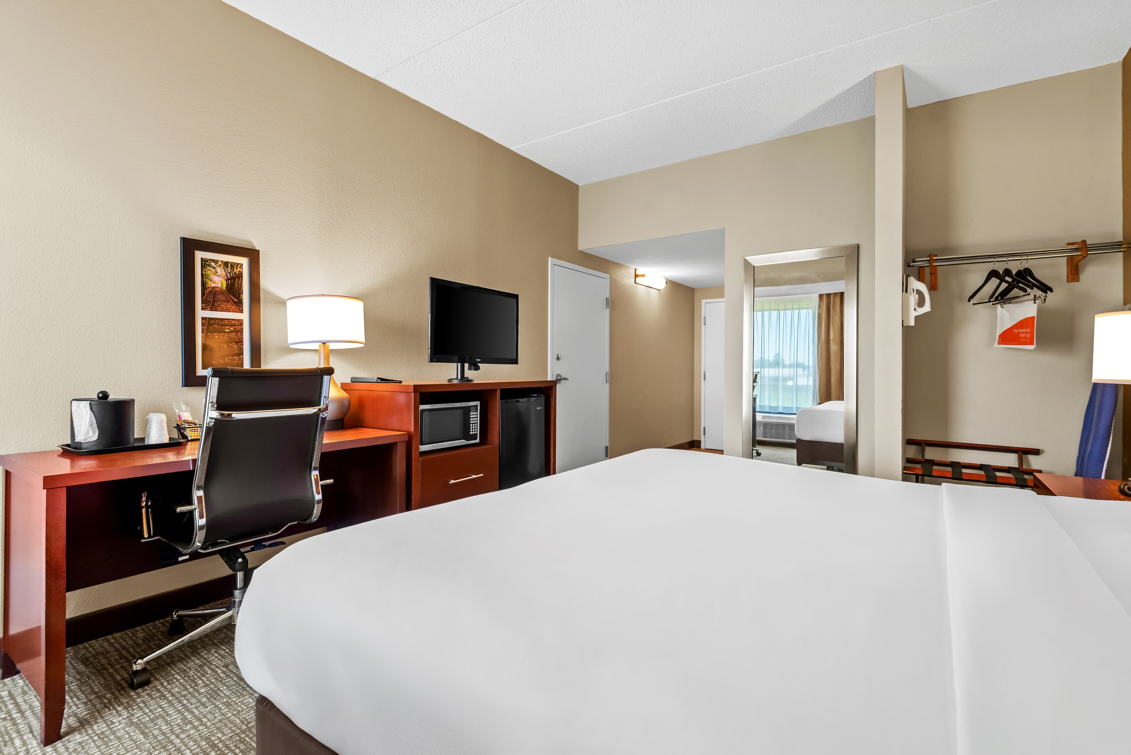 Comfort Inn Chambersburg North - Image 3