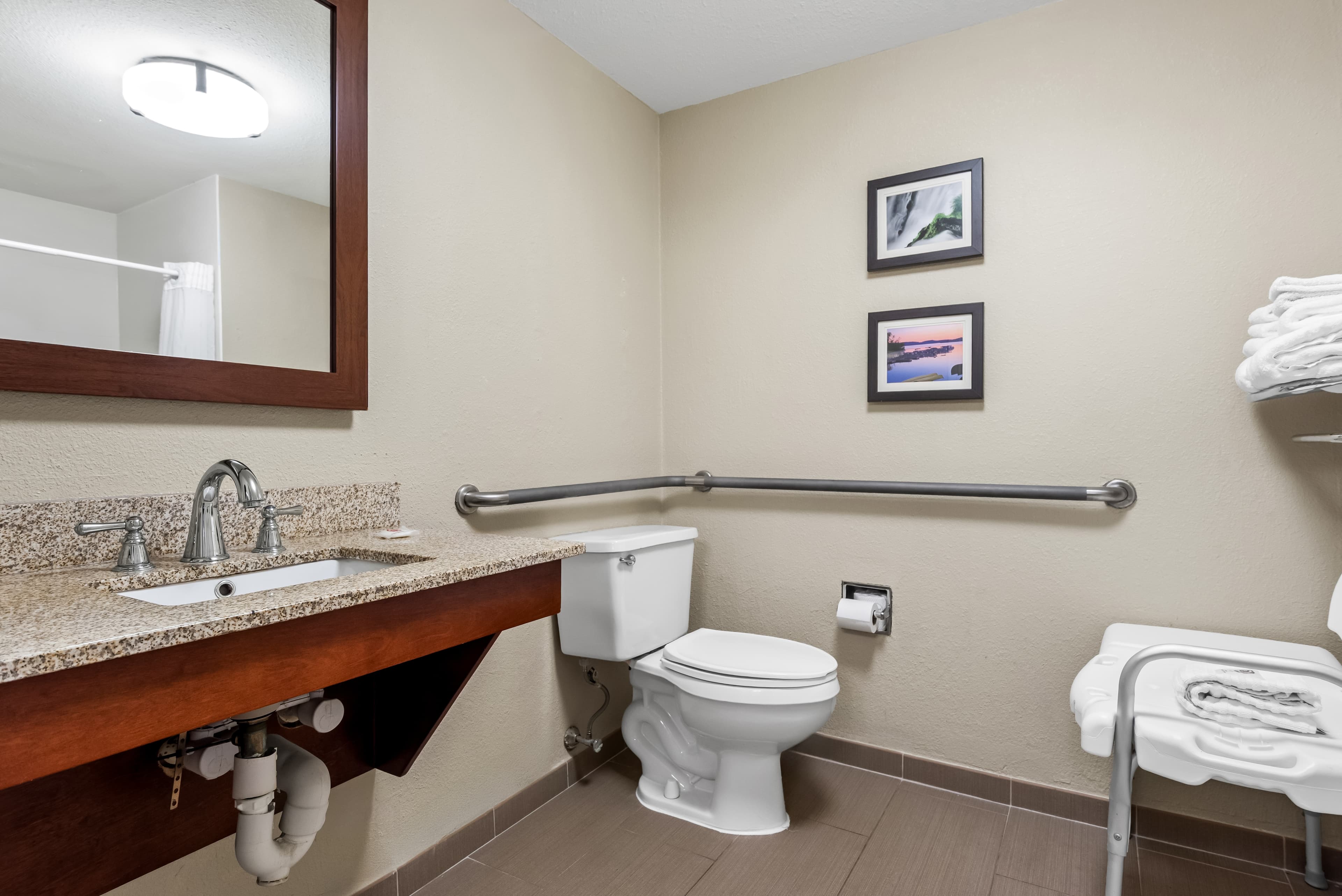 Comfort Inn Chambersburg North — 23