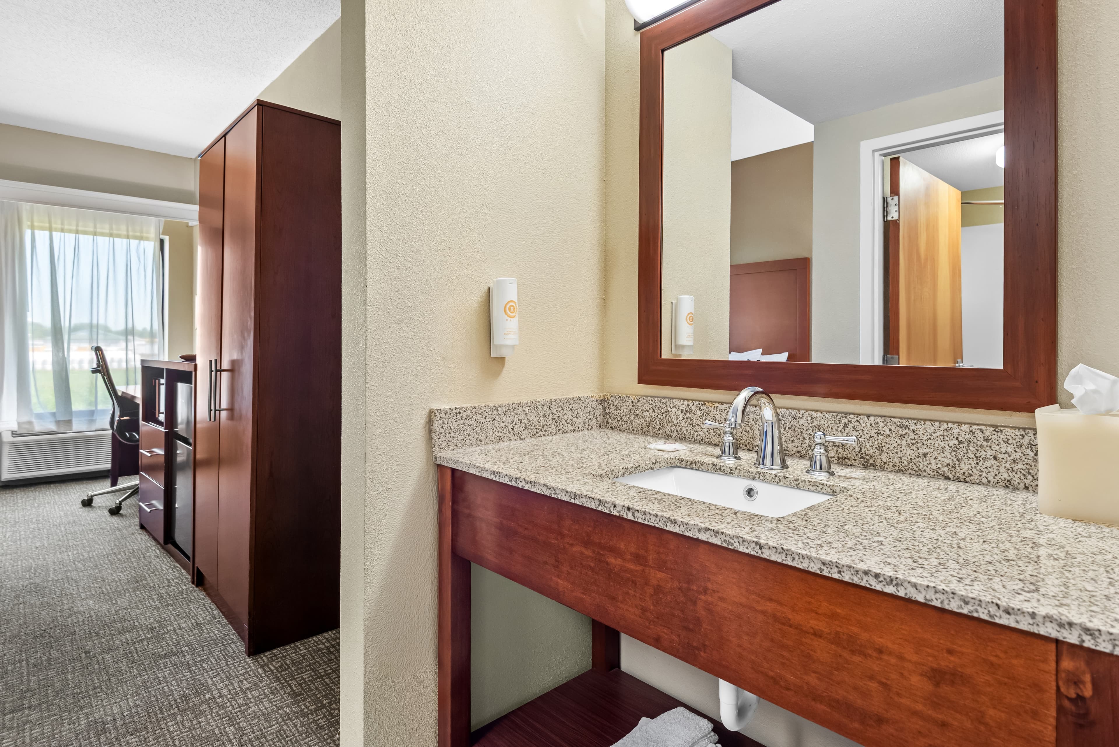 Comfort Inn Chambersburg North — 14