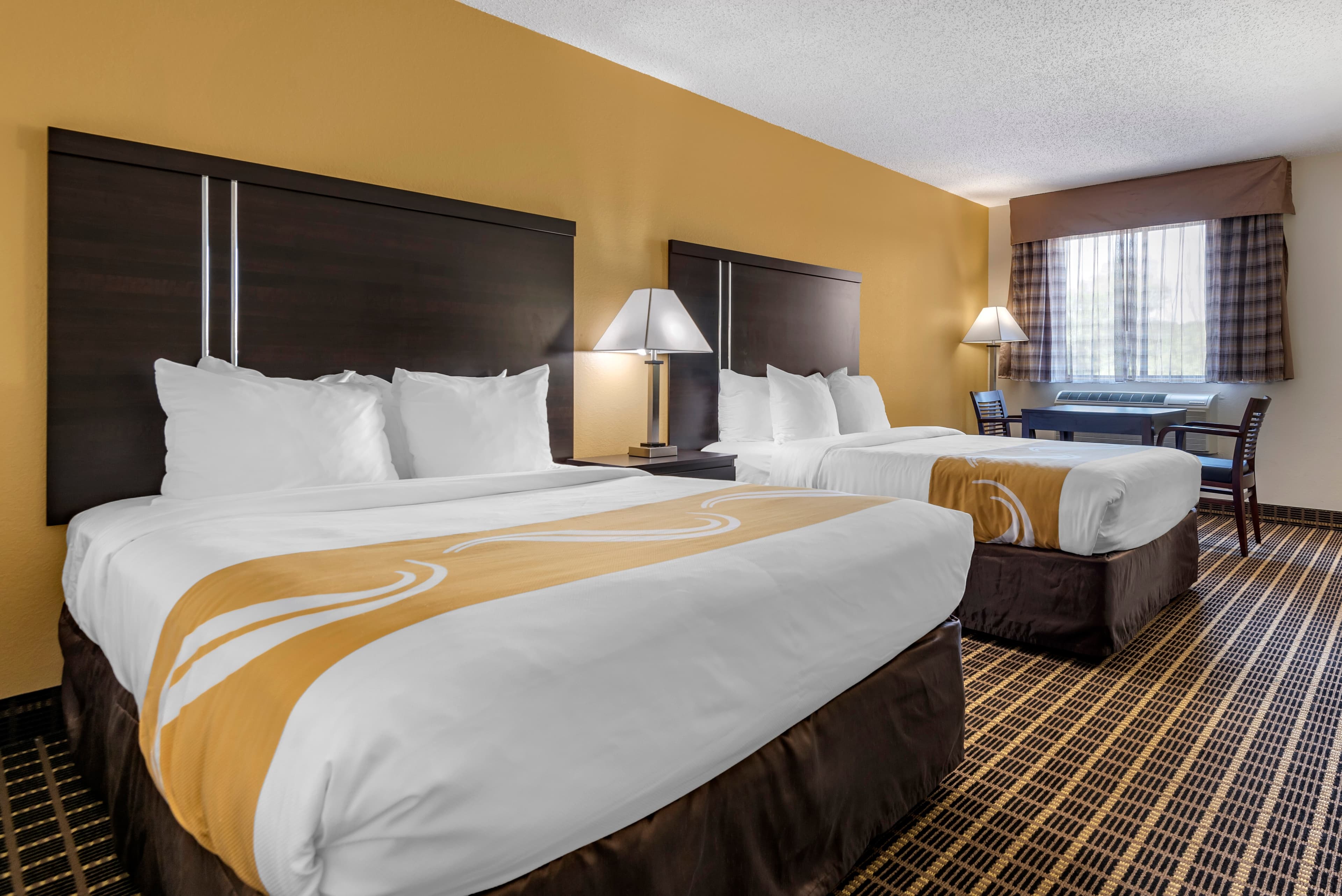 Quality Inn & Suites Warren — 10