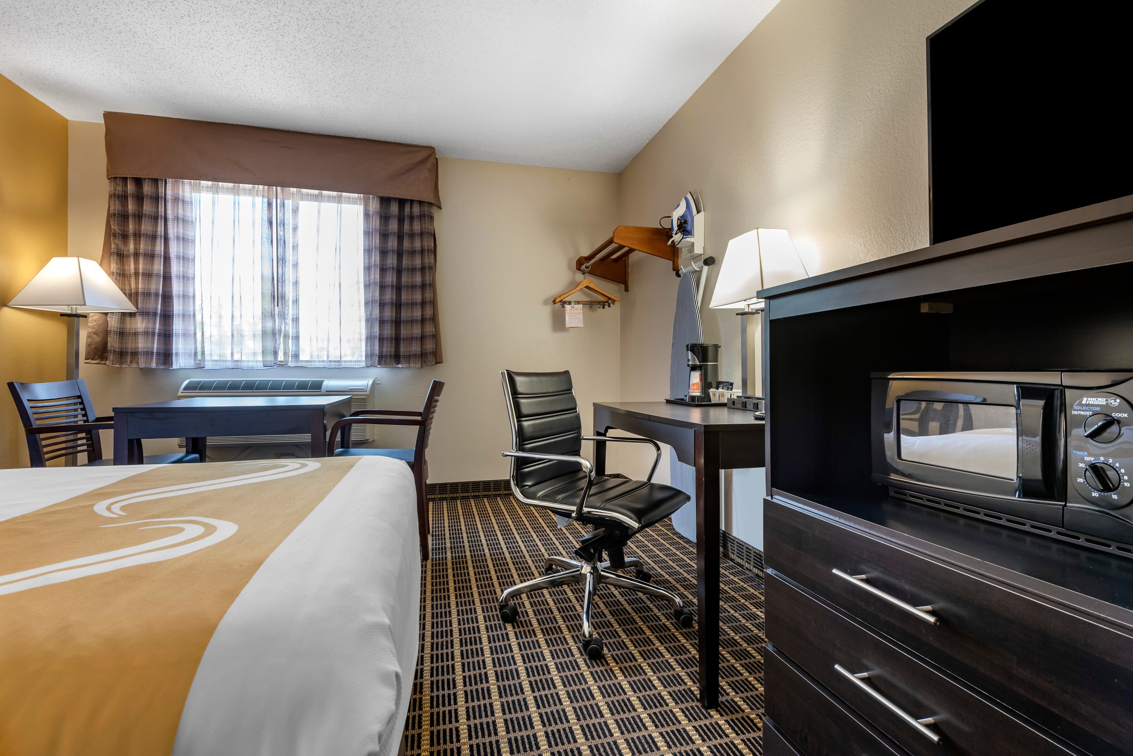 Quality Inn & Suites Warren — 11