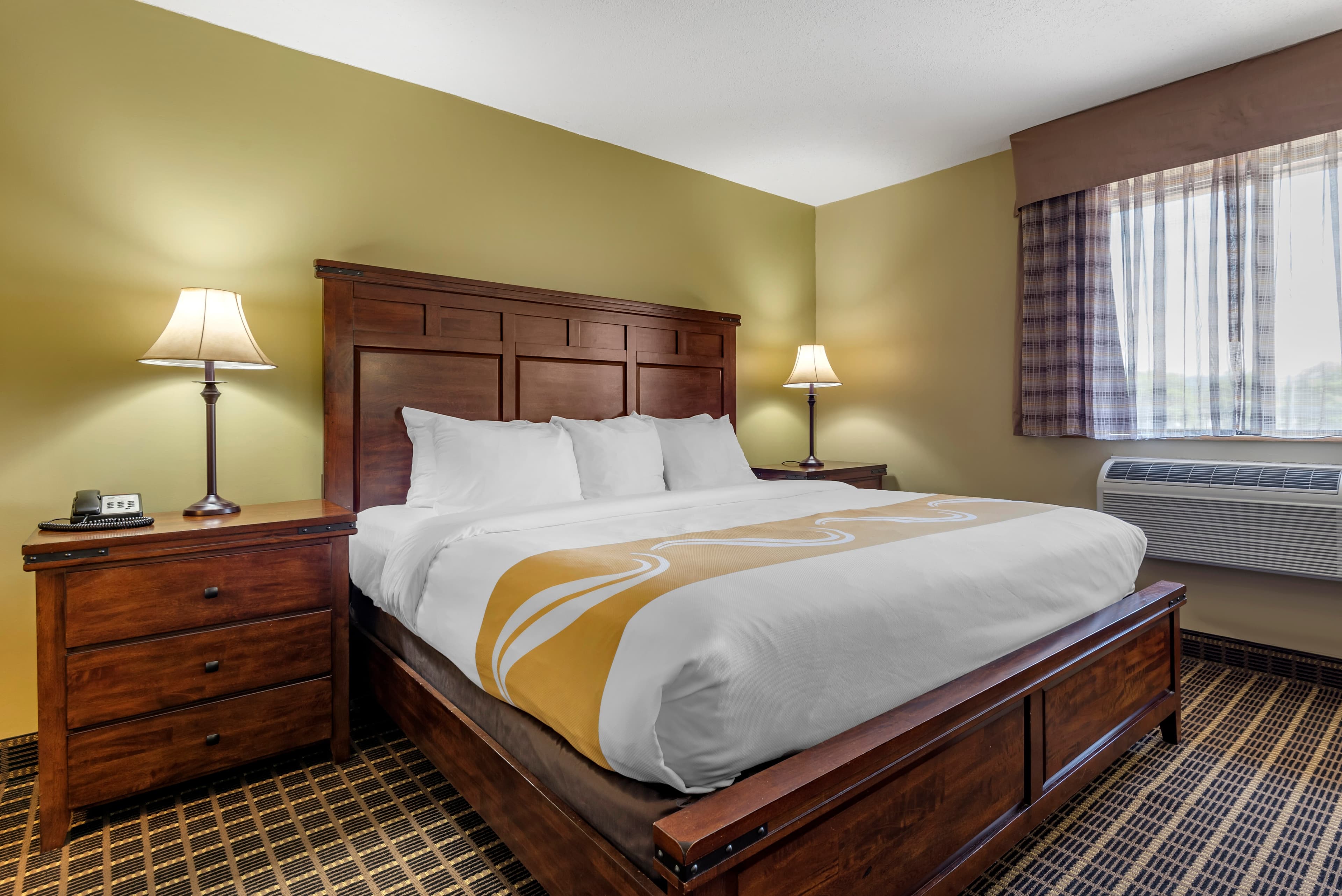 Quality Inn & Suites Warren — 24