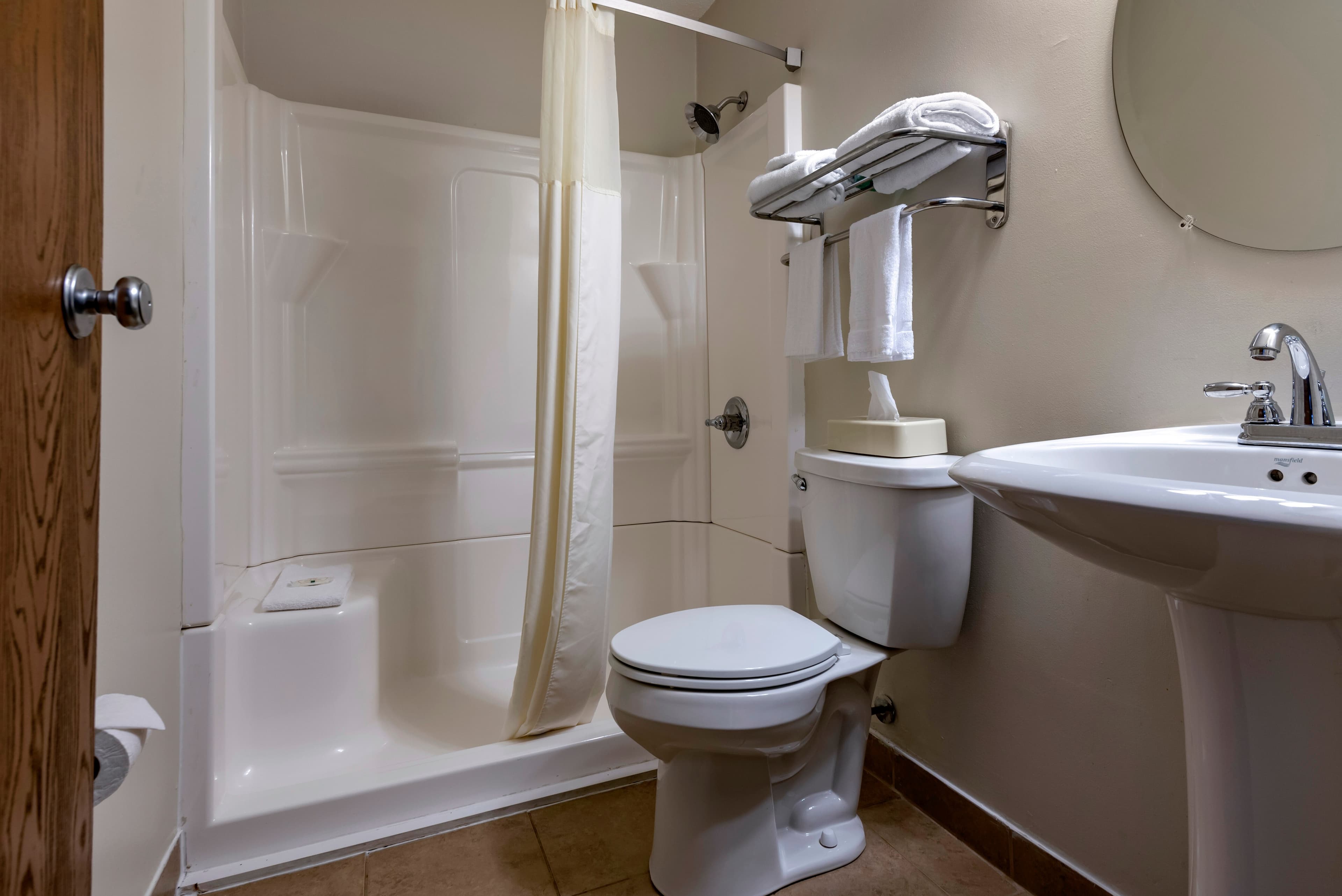 Quality Inn & Suites Warren — 25