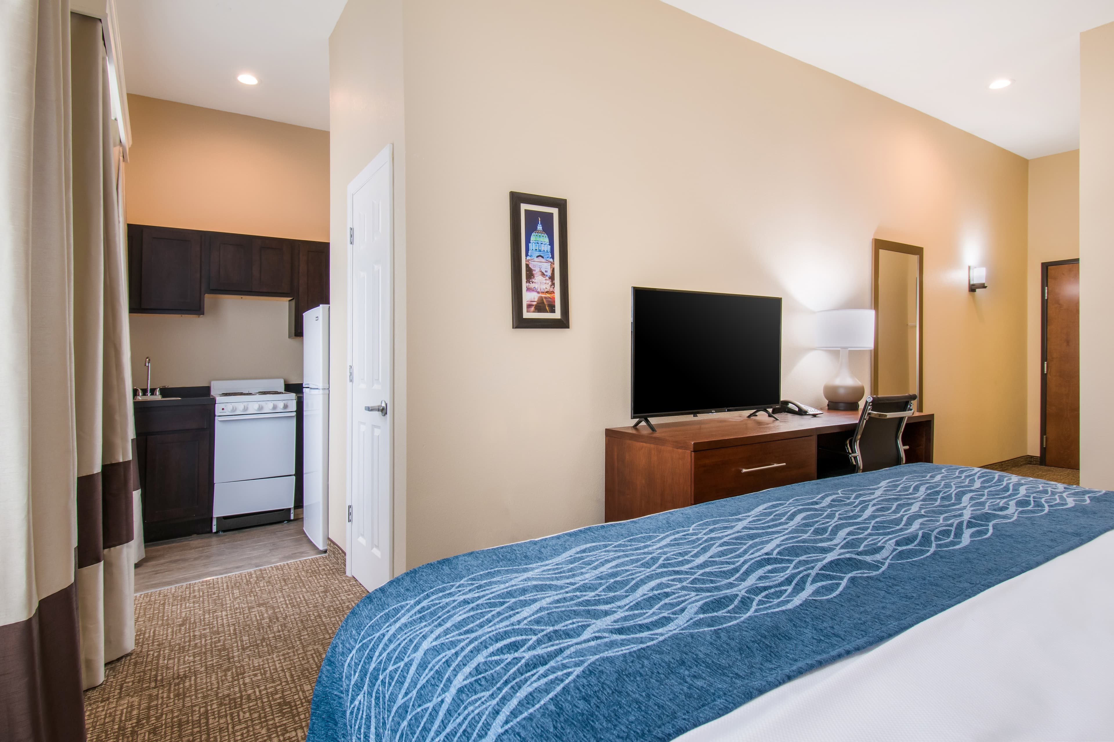 Comfort Inn & Suites Harrisburg - Hershey West - Image 4