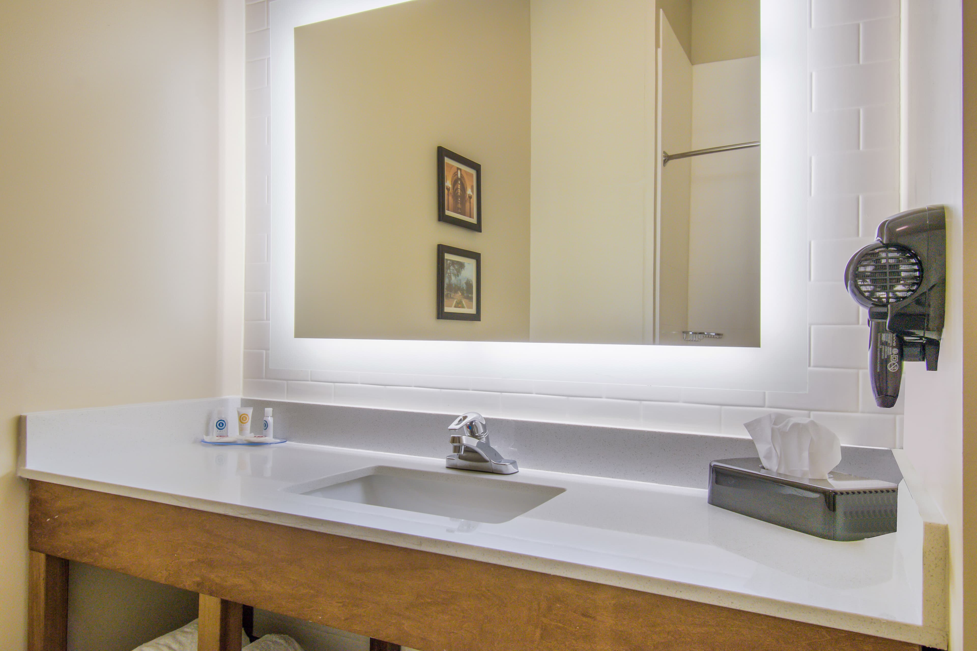 Comfort Inn & Suites Harrisburg - Hershey West — 7