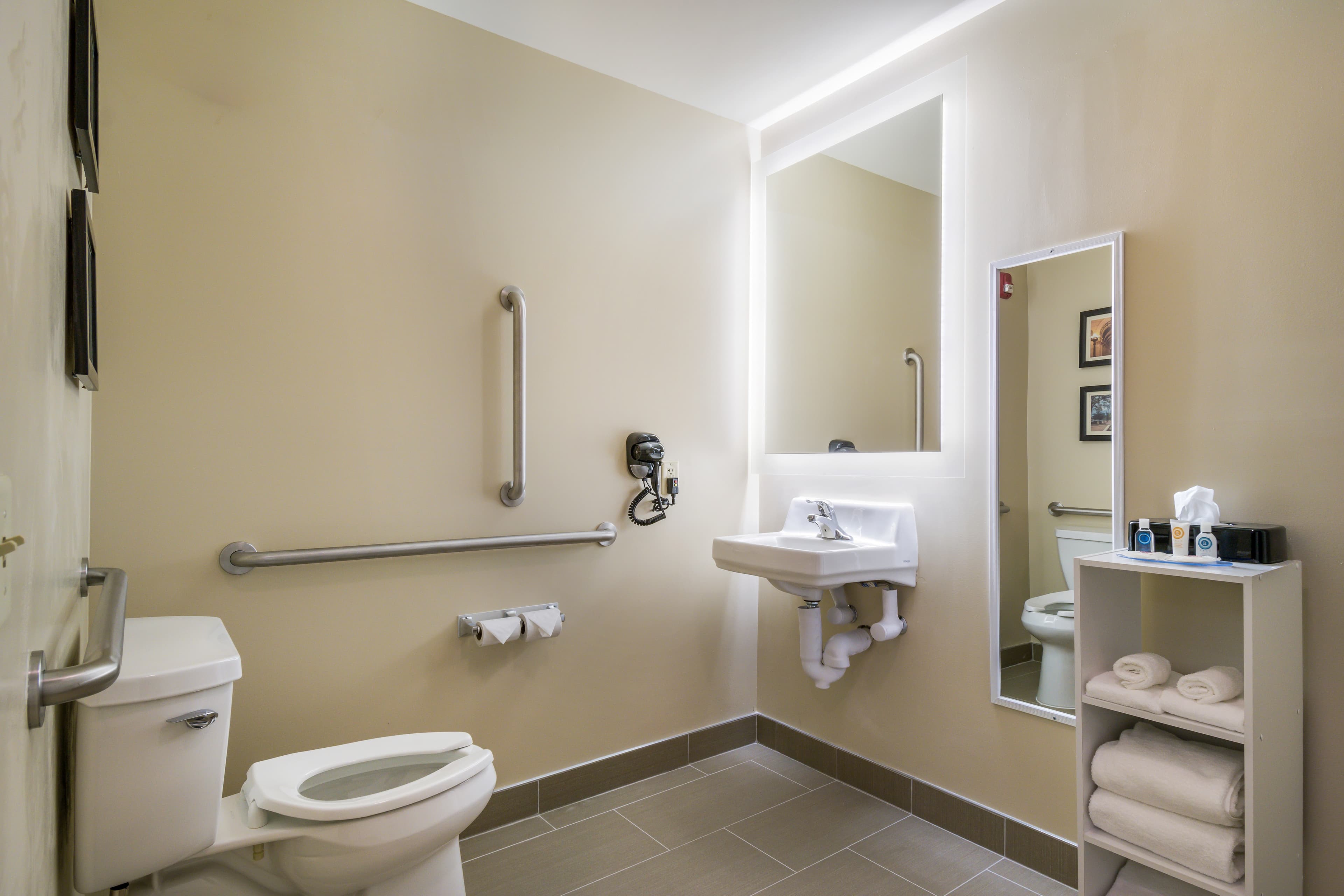 Comfort Inn & Suites Harrisburg - Hershey West — 11
