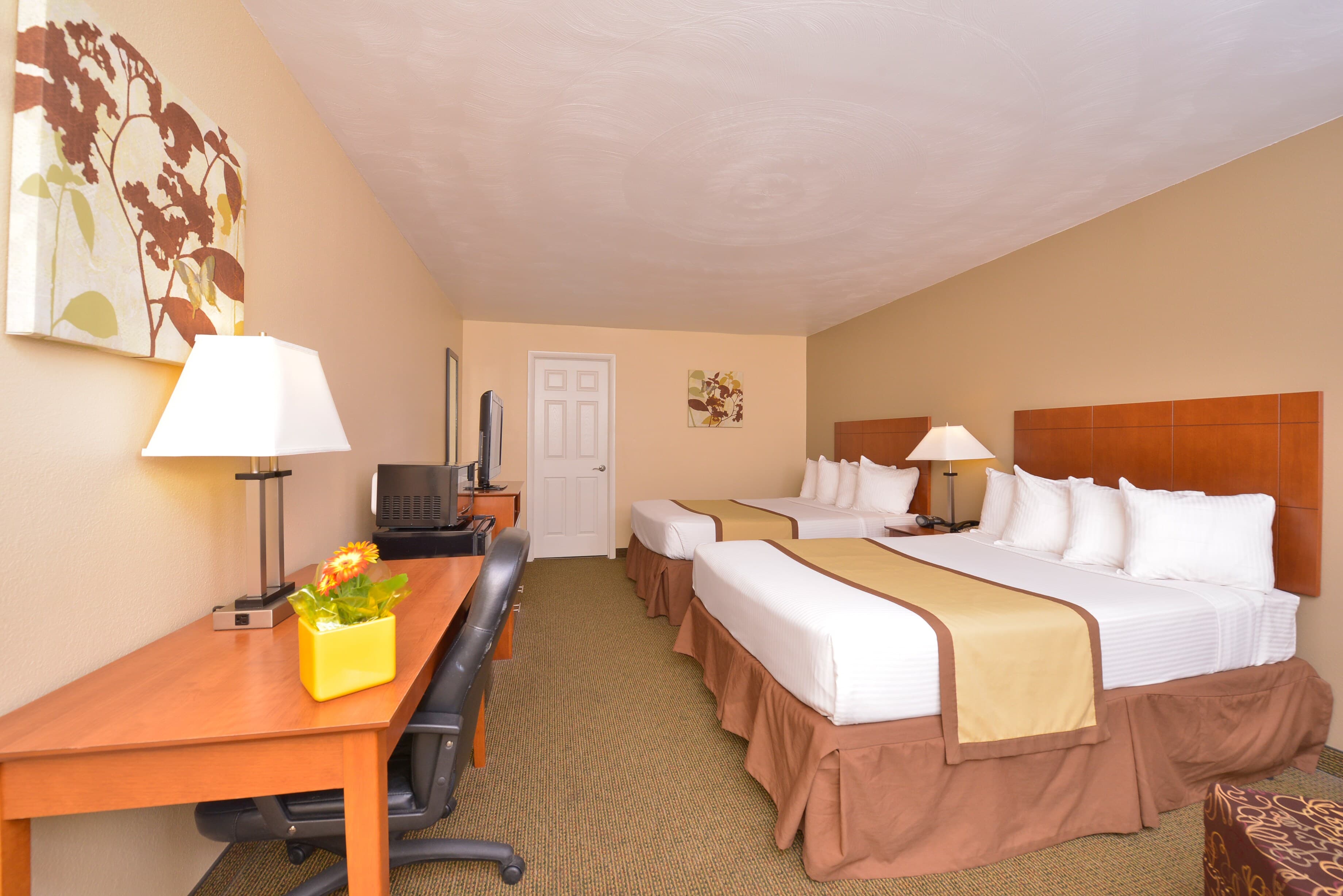 Quality Inn & Suites Williamsport - Image 5