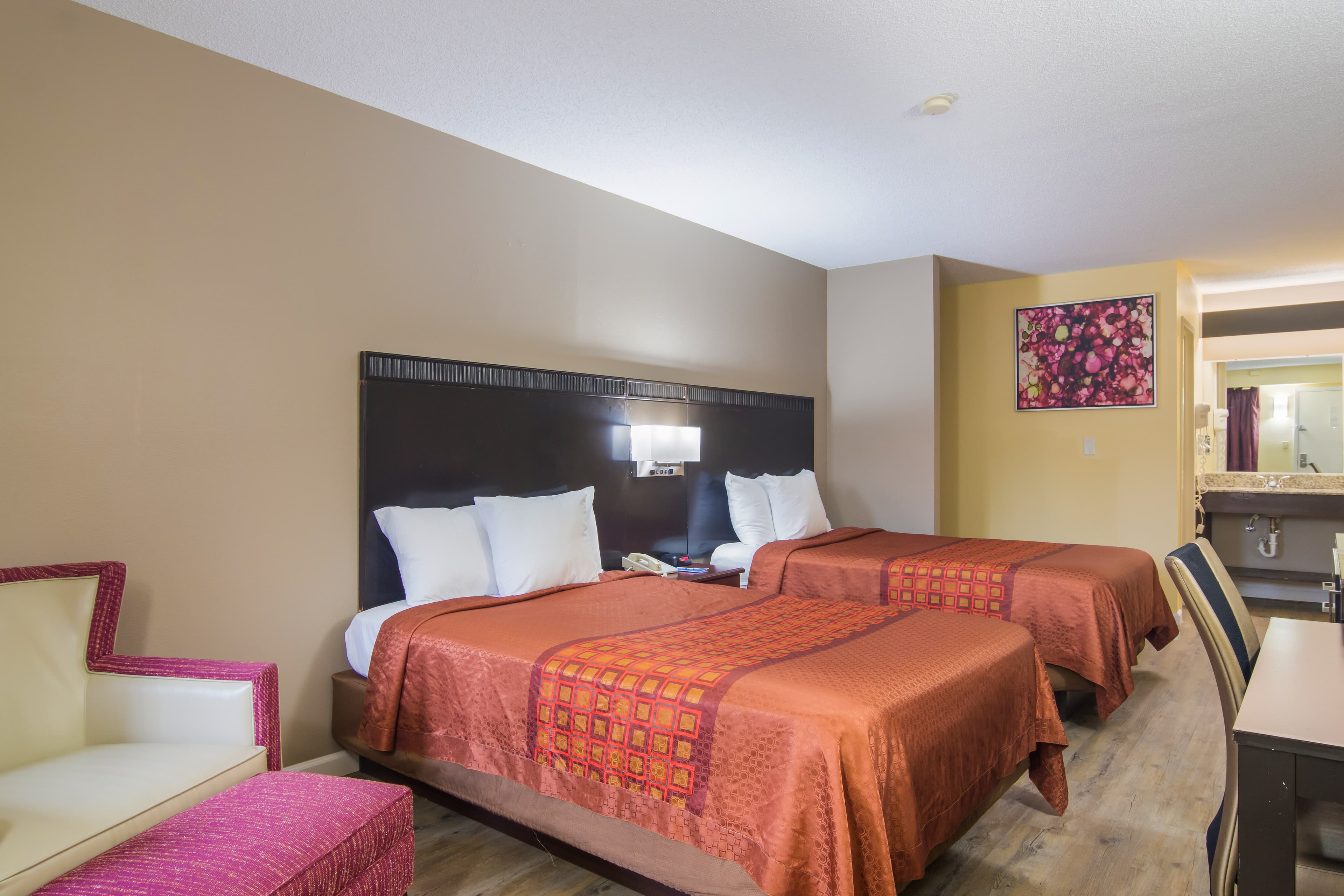 Rodeway Inn & Suites Monroeville-Pittsburgh - Image 2