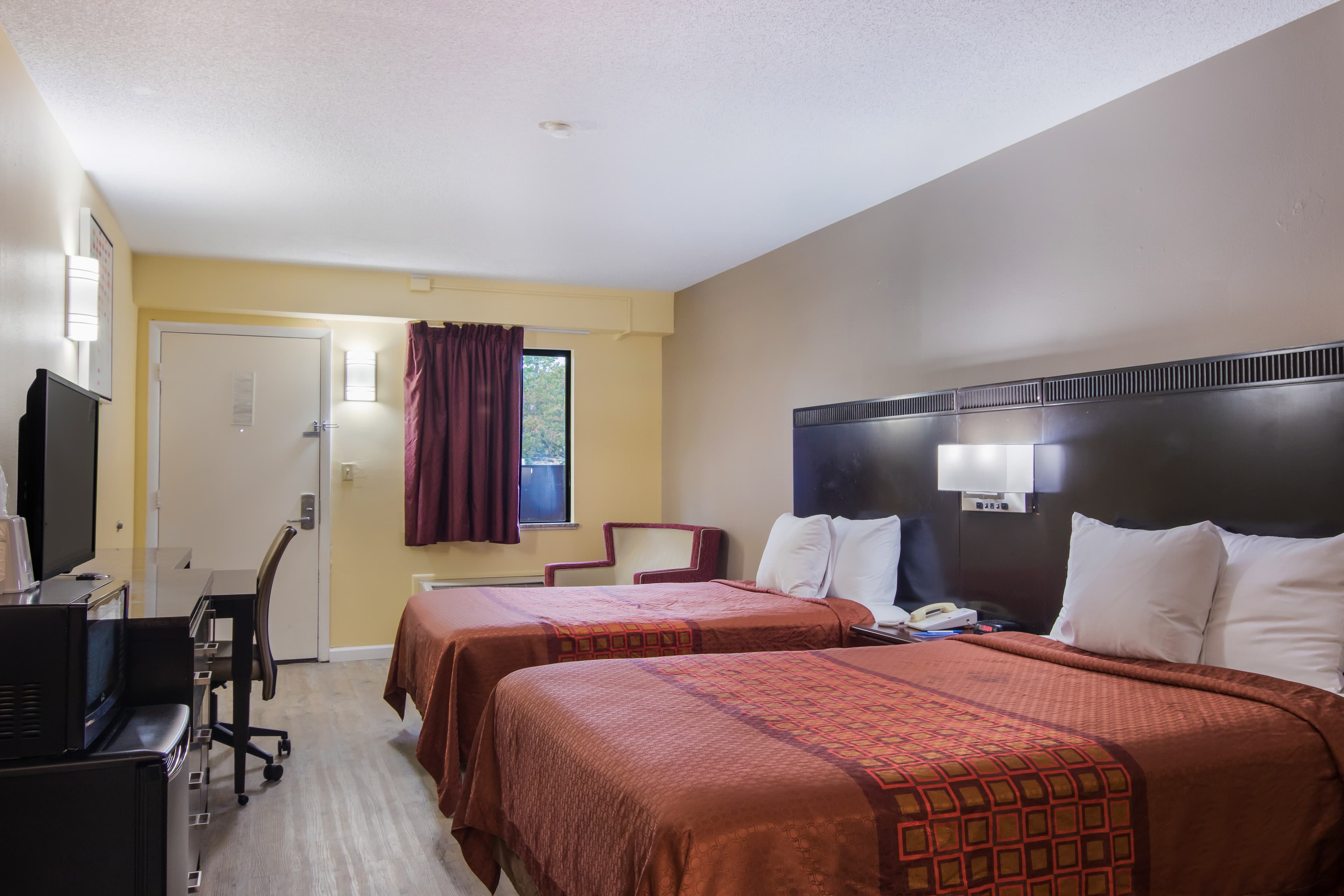 Rodeway Inn & Suites Monroeville-Pittsburgh - Image 3