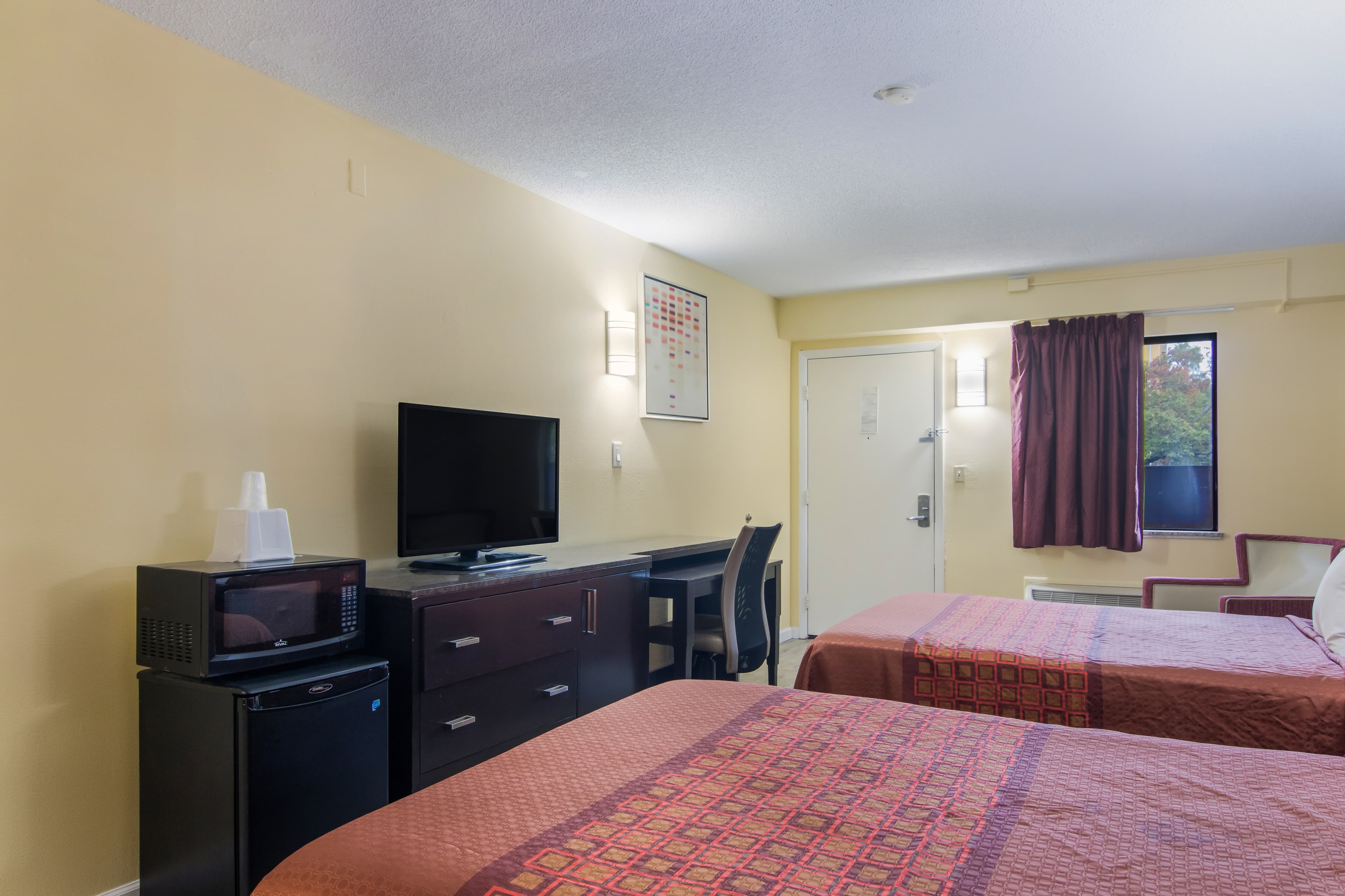 Rodeway Inn & Suites Monroeville-Pittsburgh - Image 4