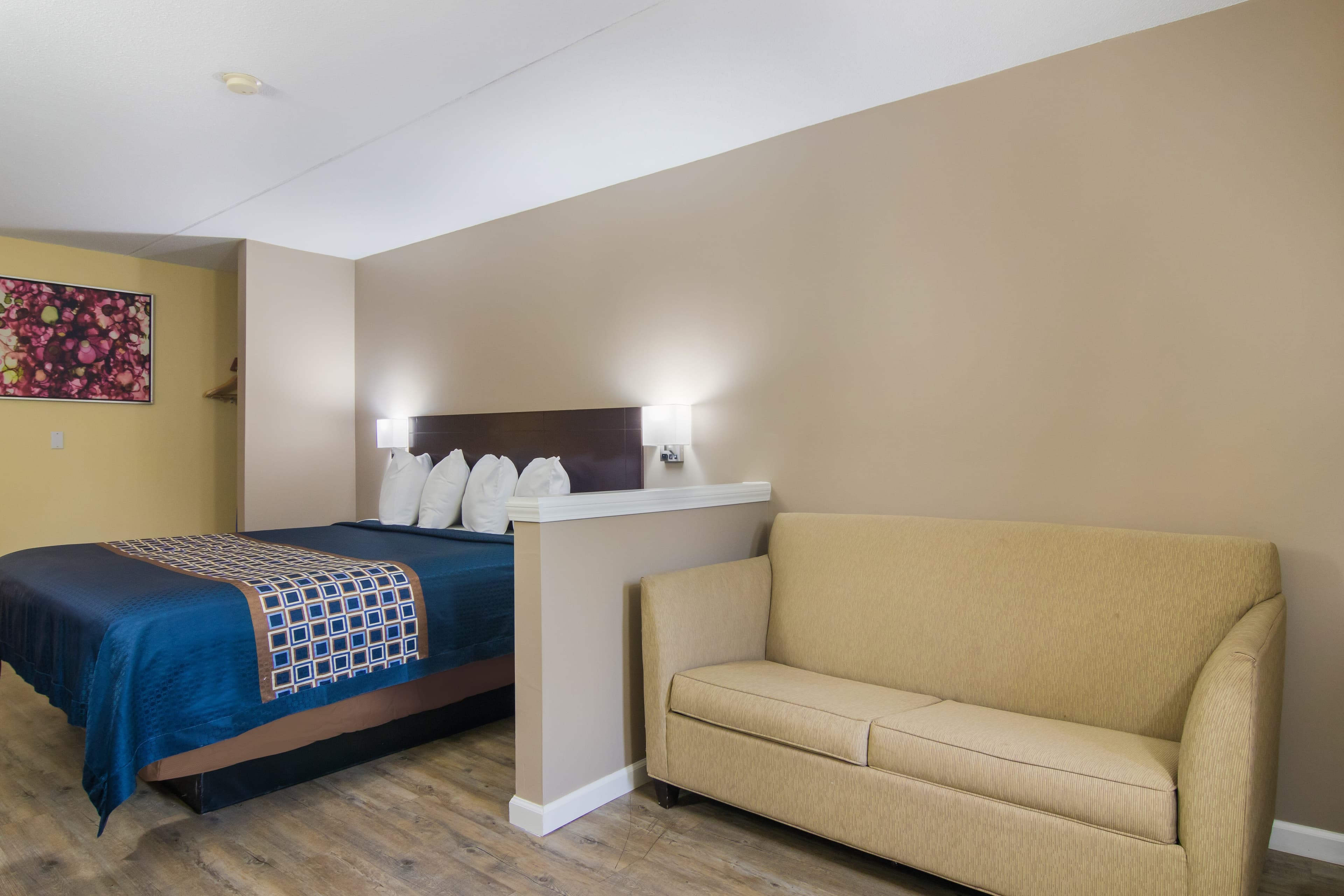 Rodeway Inn & Suites Monroeville-Pittsburgh — 22