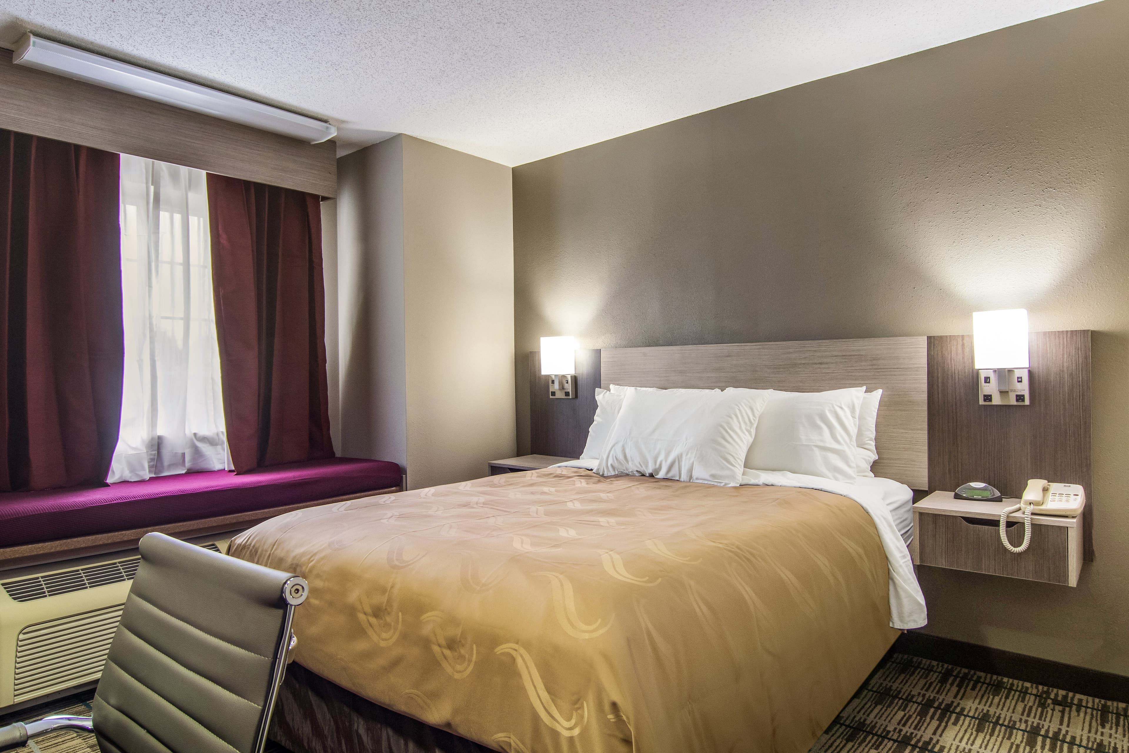 Quality Inn & Suites Grove City-Outlet Mall — 11