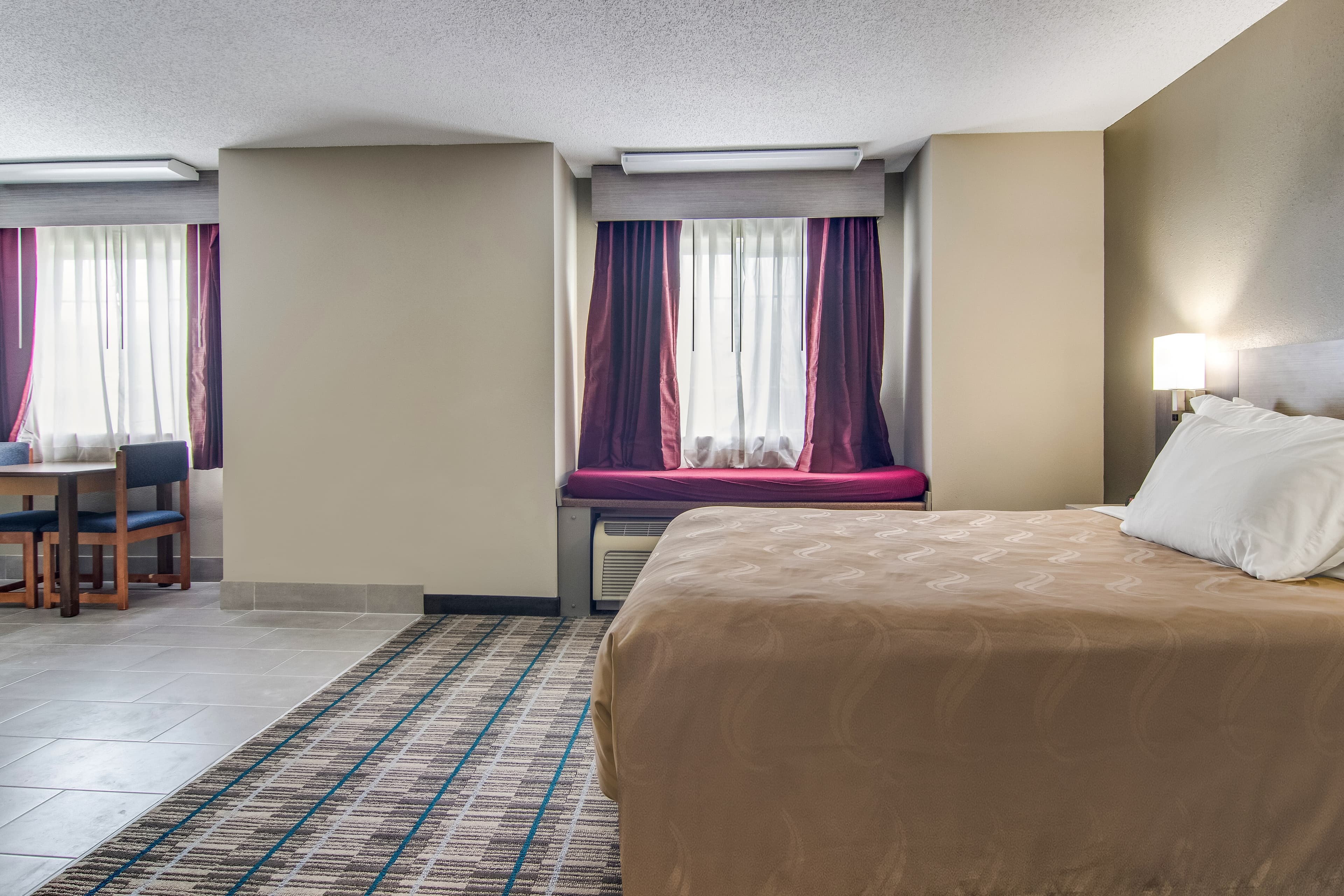 Quality Inn & Suites Grove City-Outlet Mall — 20