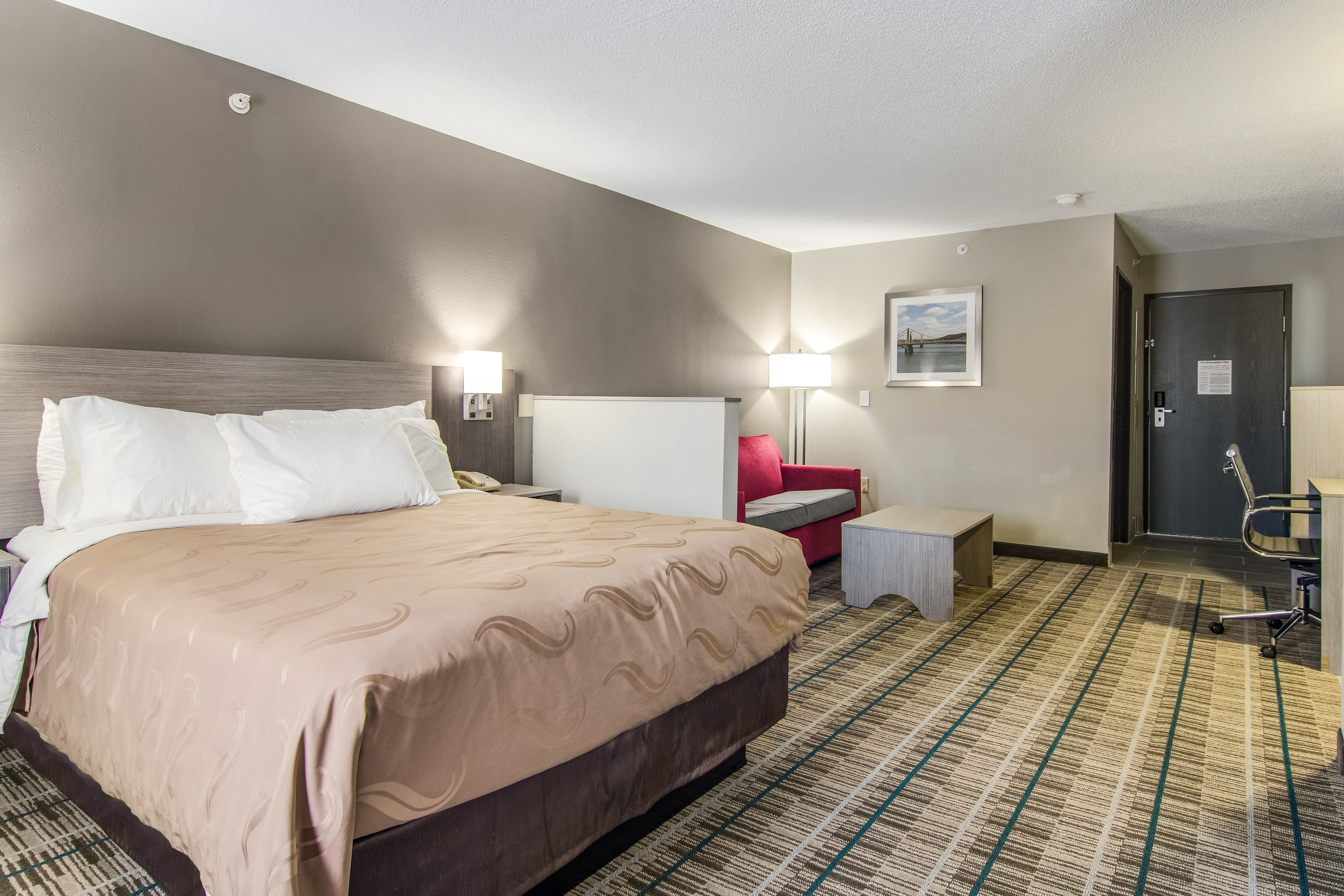 Quality Inn & Suites Grove City-Outlet Mall — 21