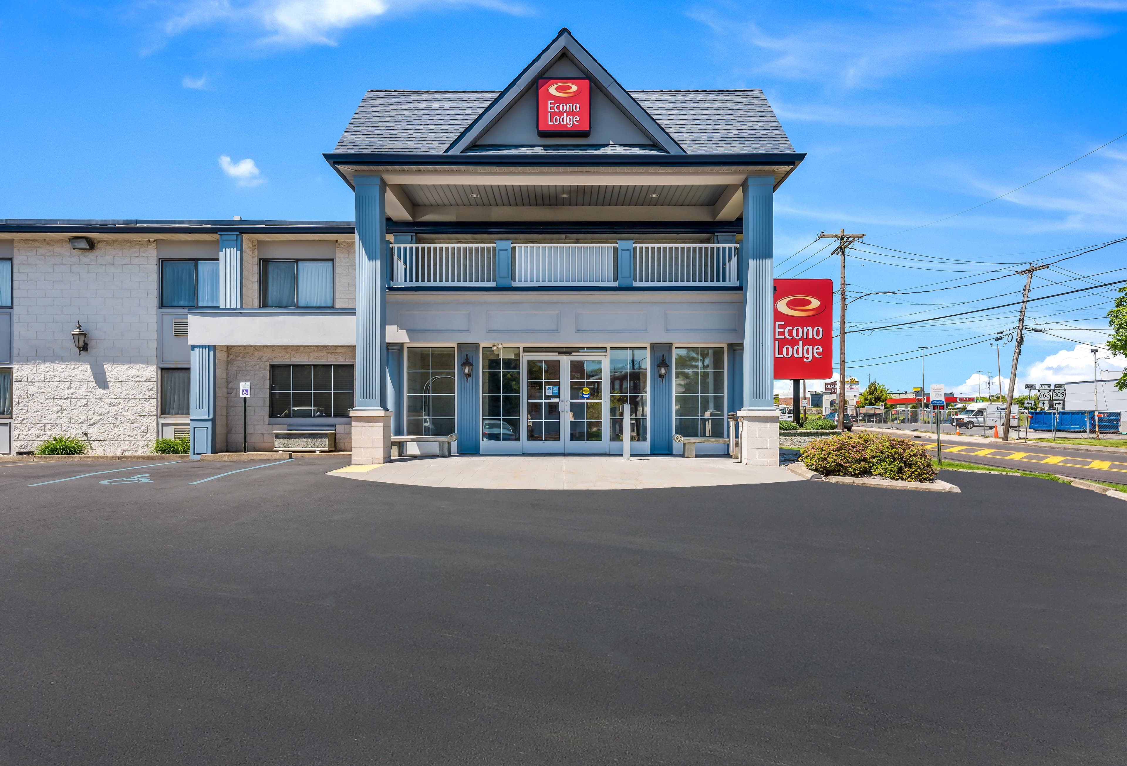 Econo Lodge Quakertown - Image 1