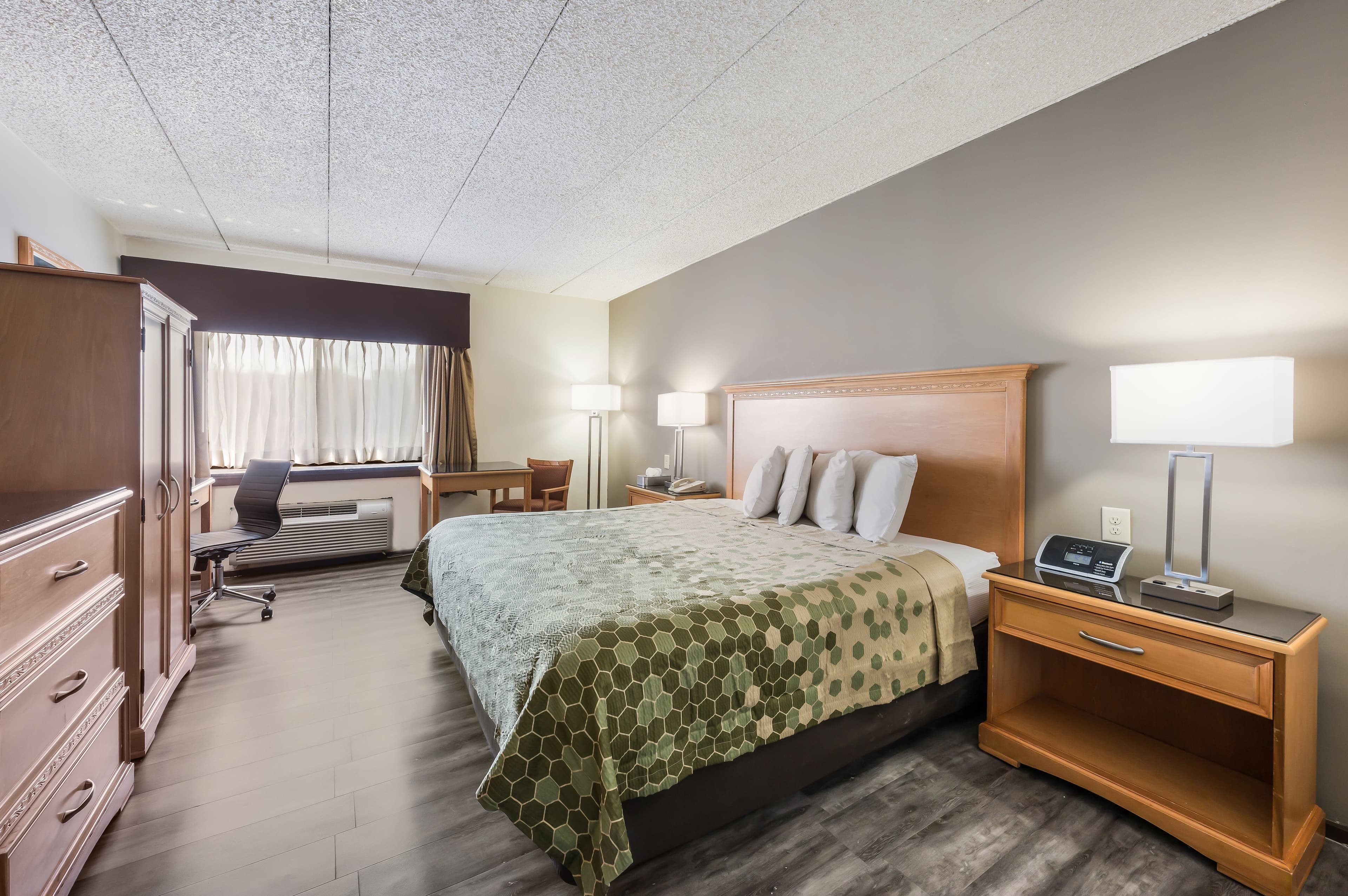 Econo Lodge Quakertown — 12
