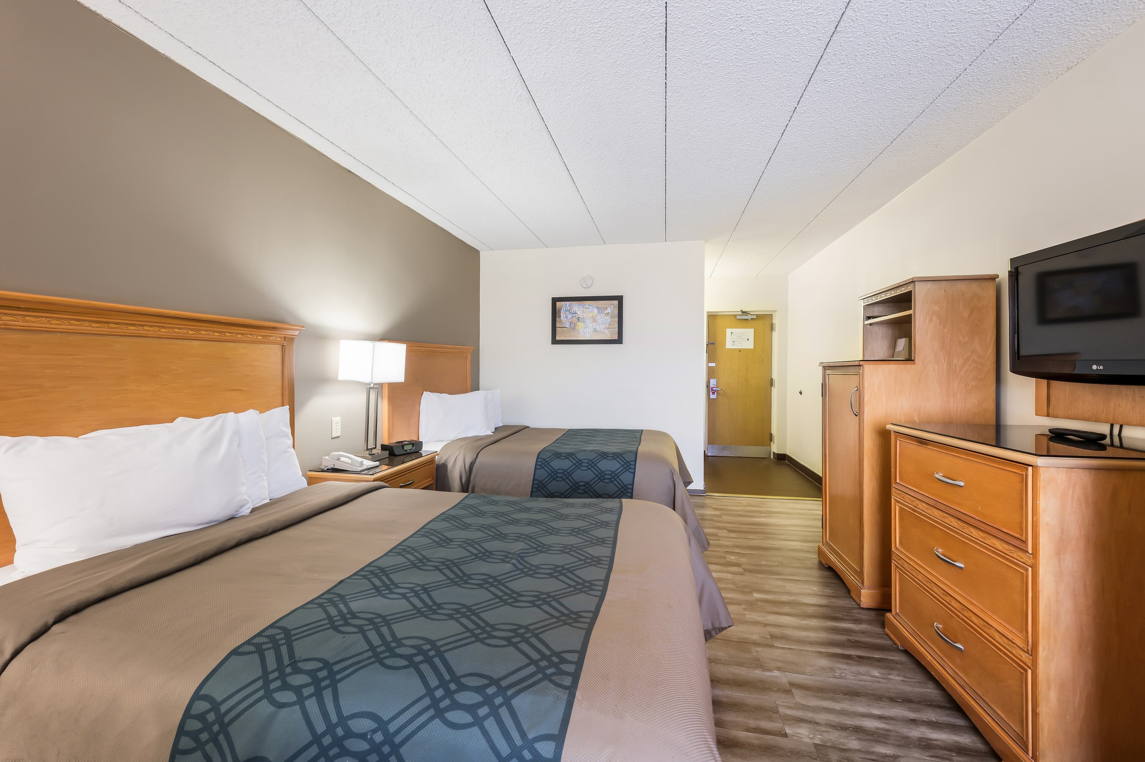 Econo Lodge Quakertown - Image 3