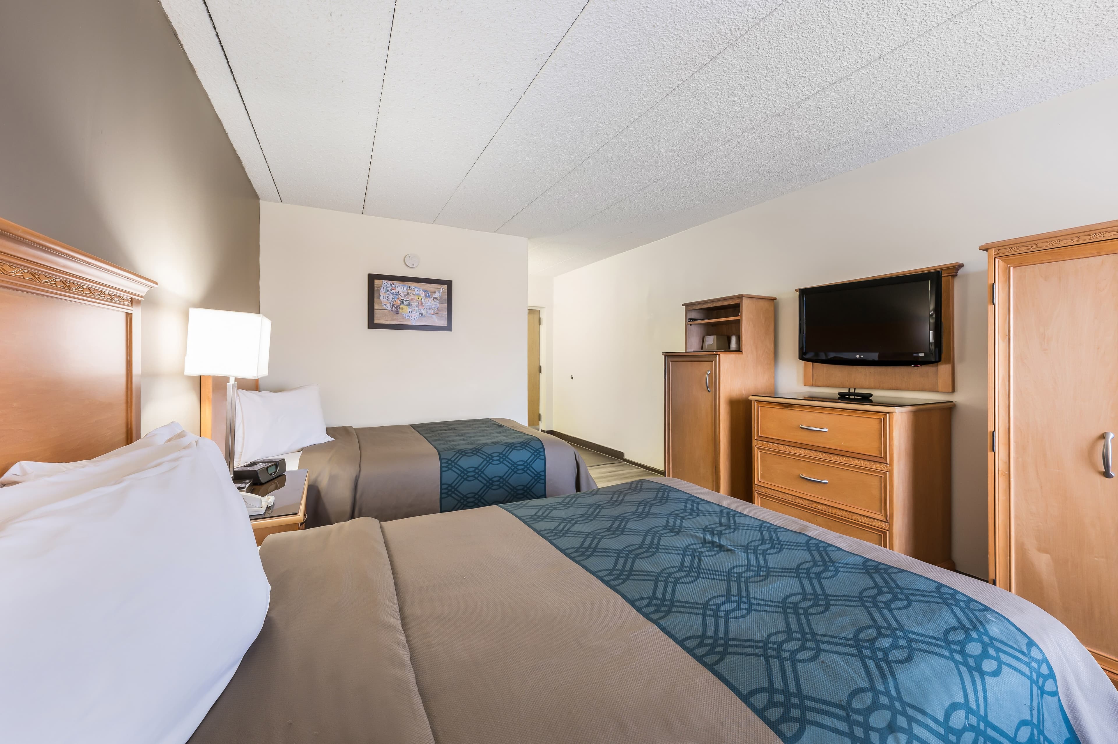 Econo Lodge Quakertown - Image 4