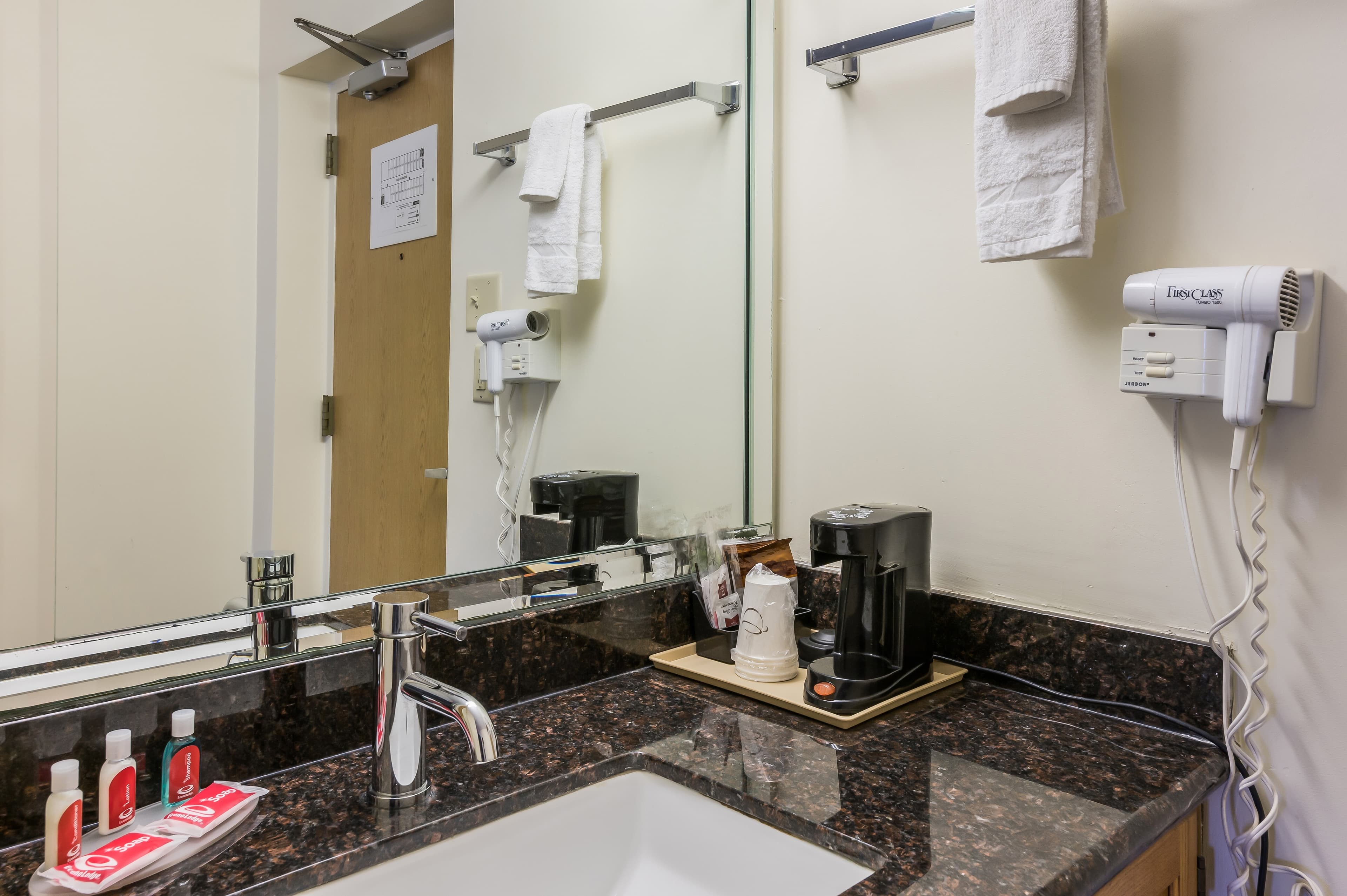 Econo Lodge Quakertown - Image 5