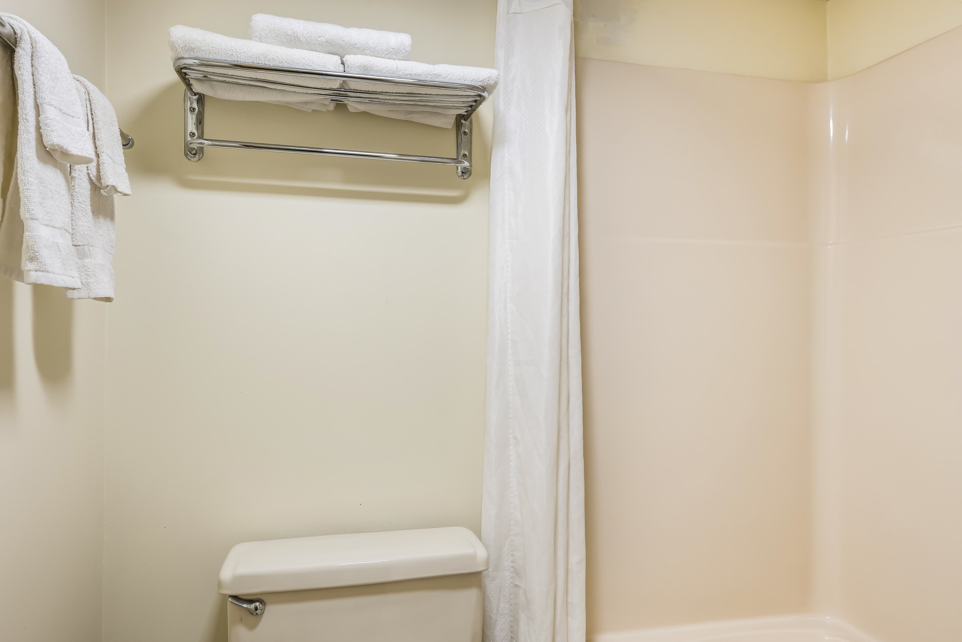 Econo Lodge Quakertown — 6