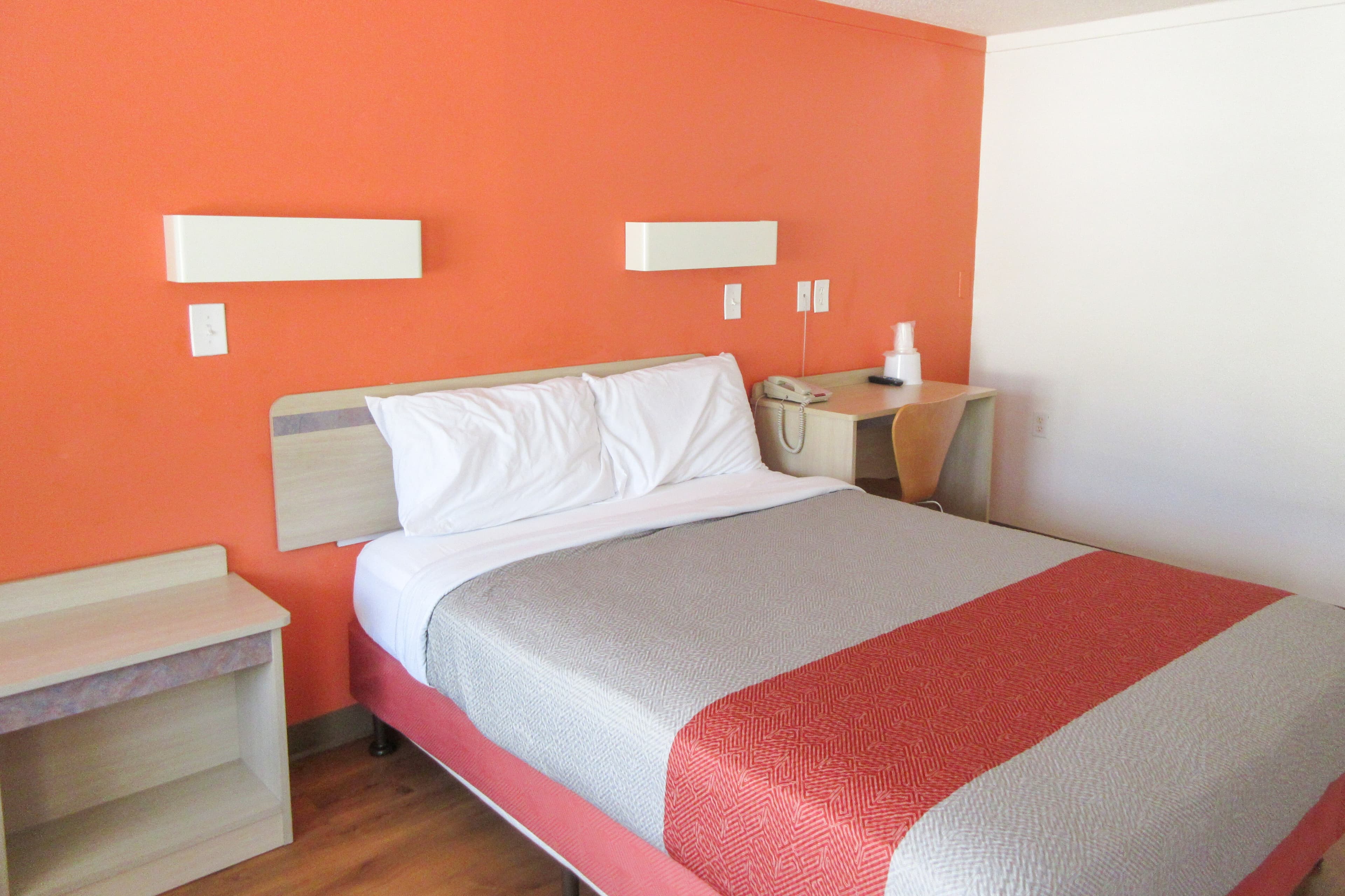 Rodeway Inn Altoona Orchard Plaza - Image 1