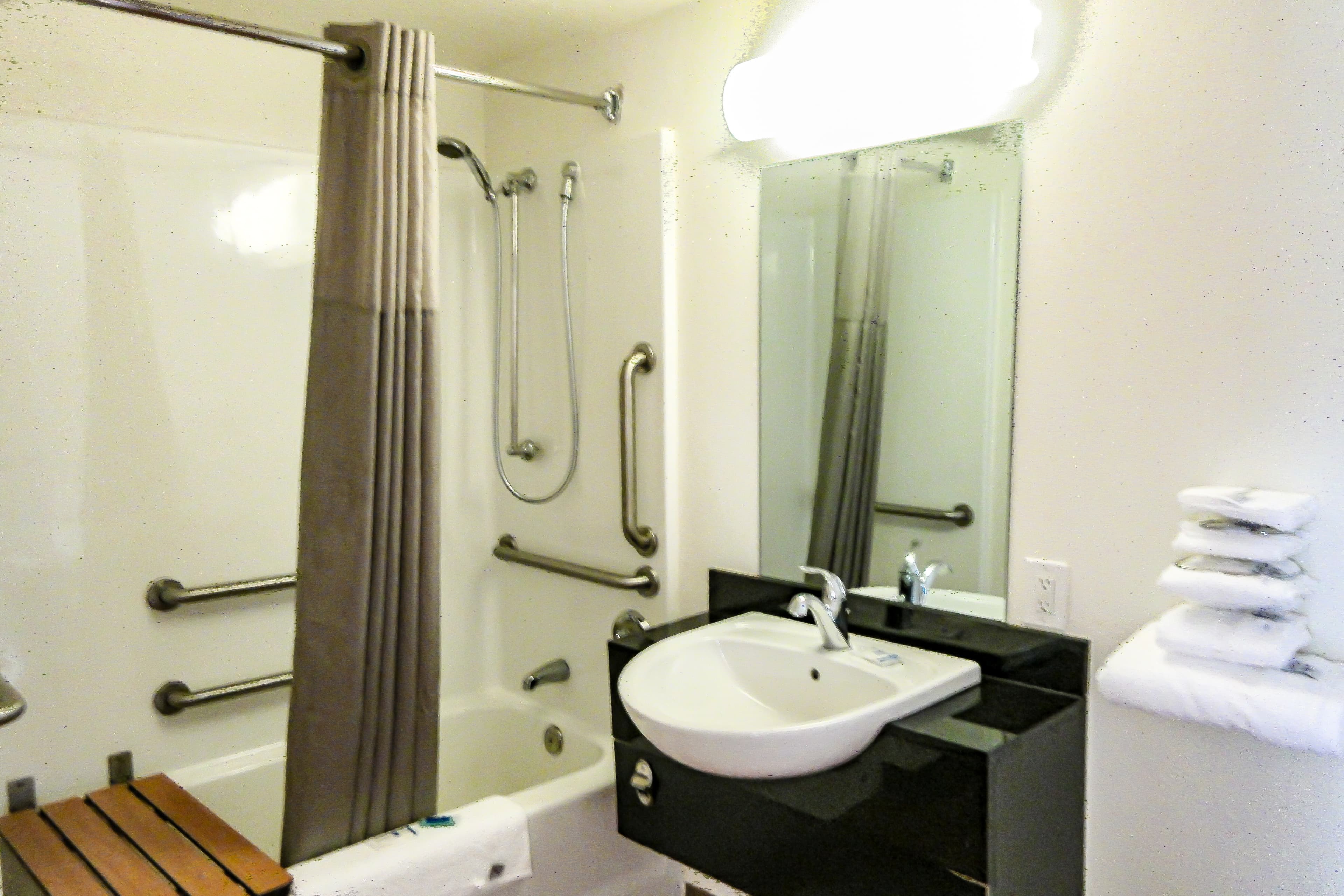 Rodeway Inn Altoona Orchard Plaza — 9